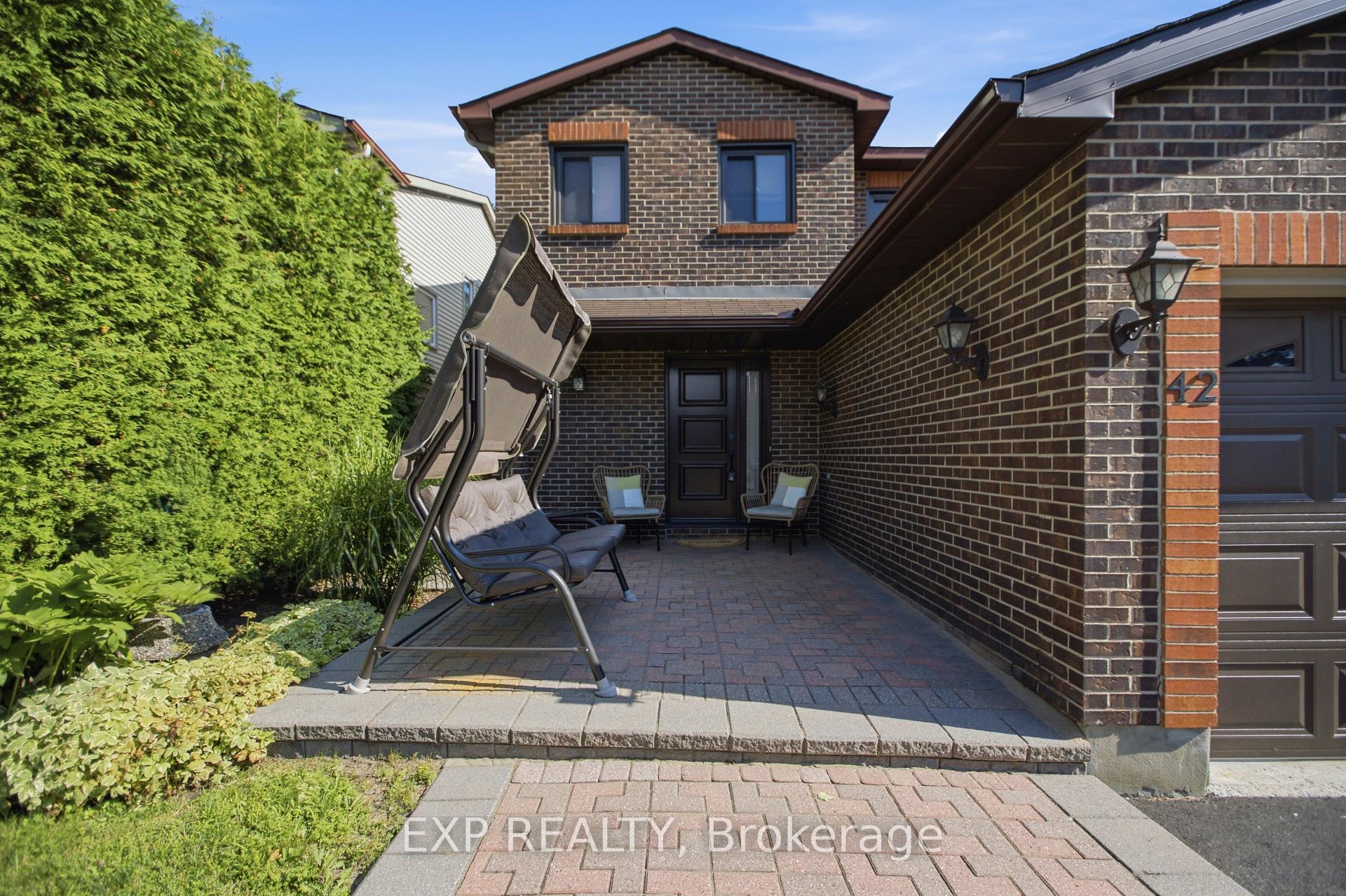 Photo 4 of 42 Valley Ridge Street, Ottawa, Borden Farm/Stewart Farm/Carleton Heights/Parkwood Hills — HOMEH