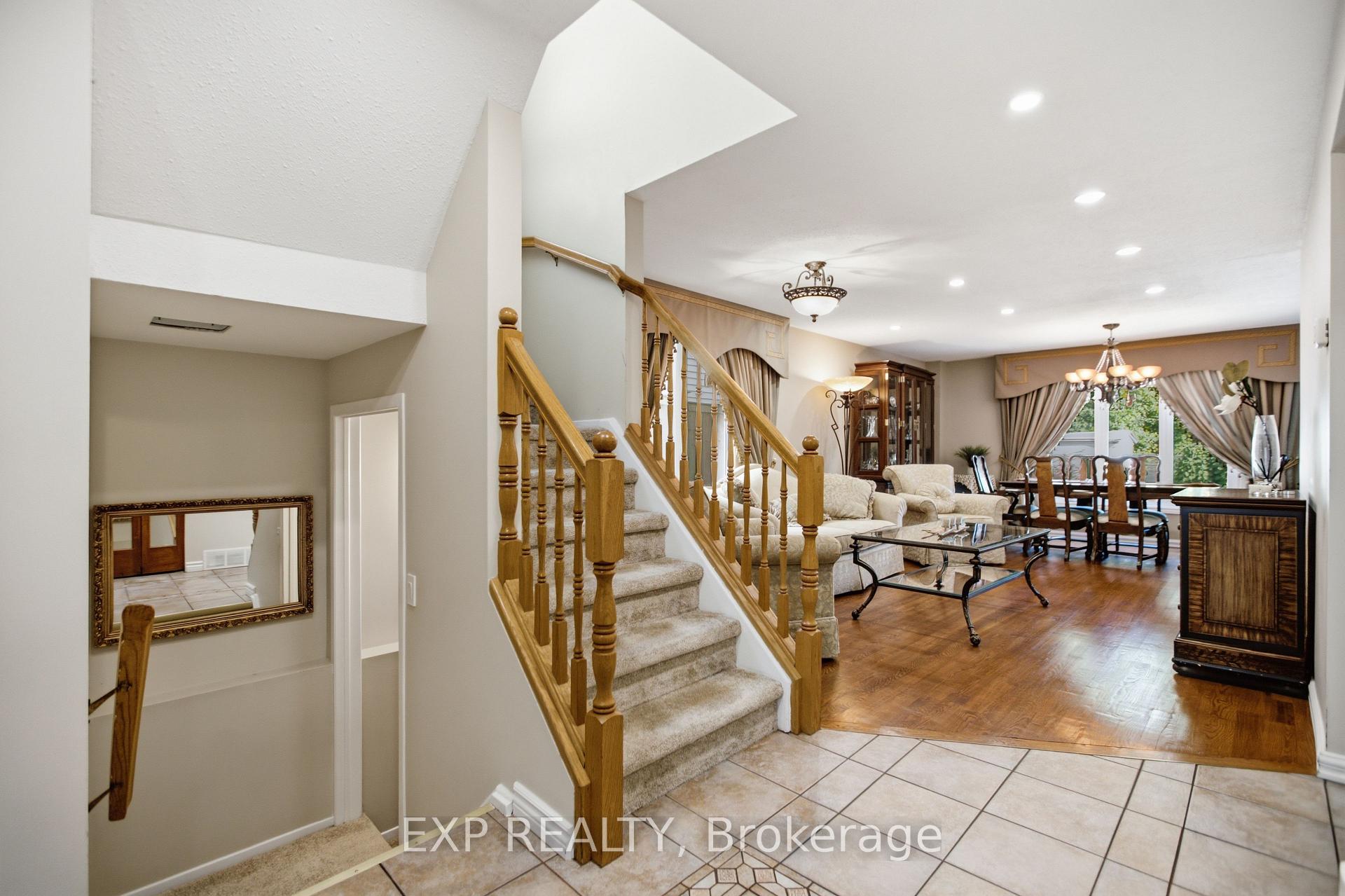 Photo 9 of 42 Valley Ridge Street, Ottawa, Borden Farm/Stewart Farm/Carleton Heights/Parkwood Hills — HOMEH
