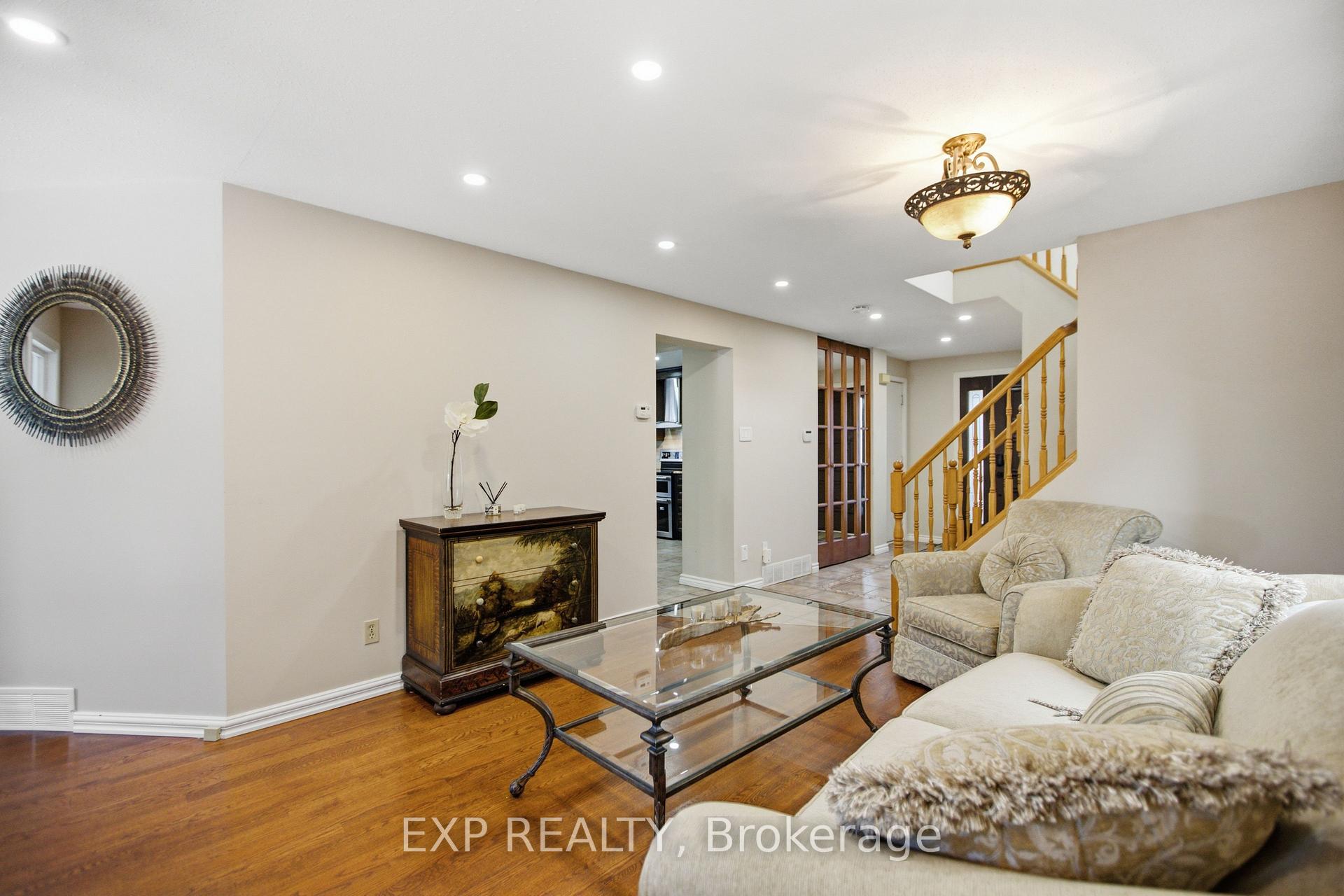 Photo 12 of 42 Valley Ridge Street, Ottawa, Borden Farm/Stewart Farm/Carleton Heights/Parkwood Hills — HOMEH