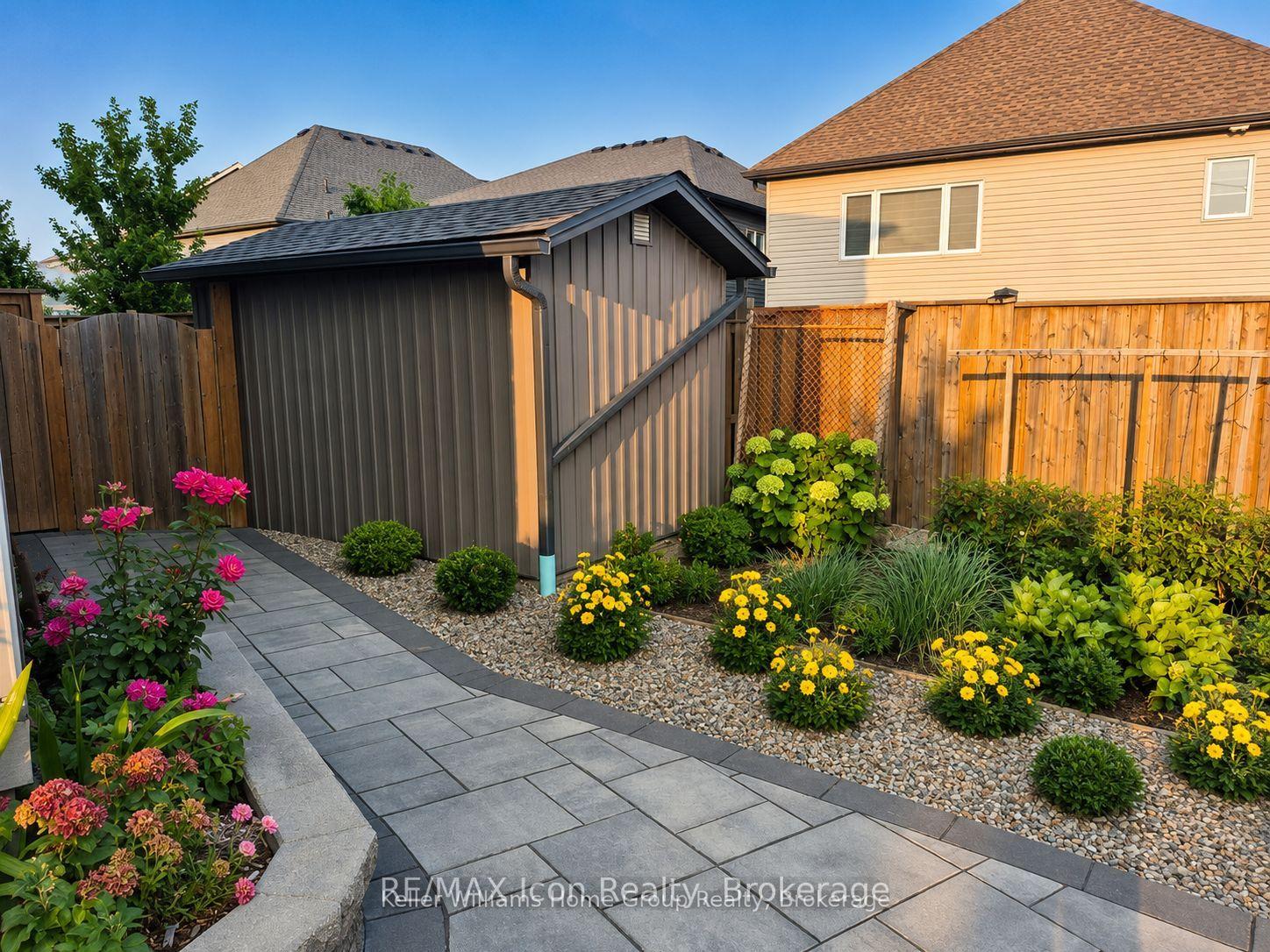 Photo 3 of Unit B, 165 Rockcliffe Drive, Kitchener, Huron Park — HOMEH