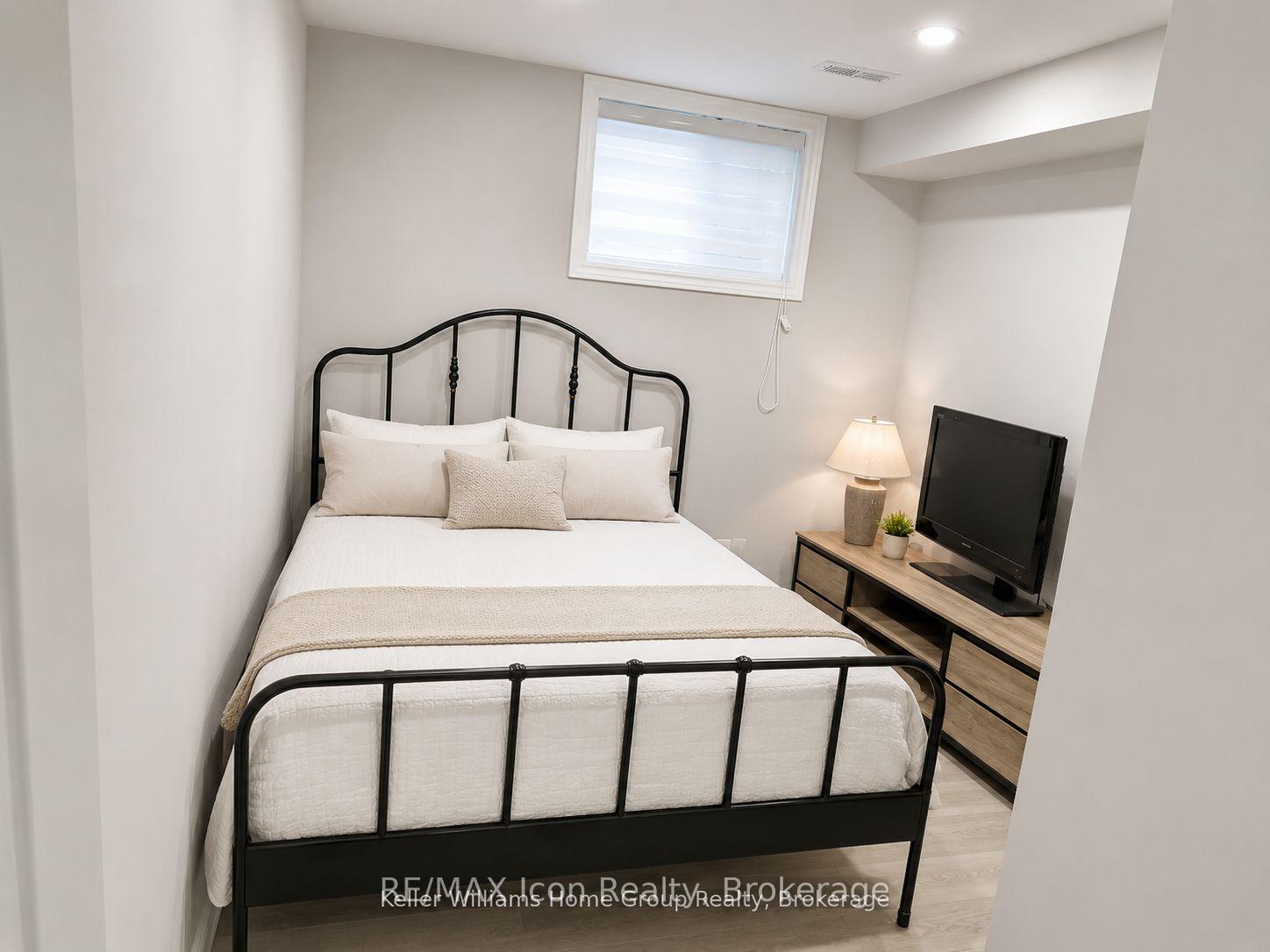 Photo 6 of Unit B, 165 Rockcliffe Drive, Kitchener, Huron Park — HOMEH