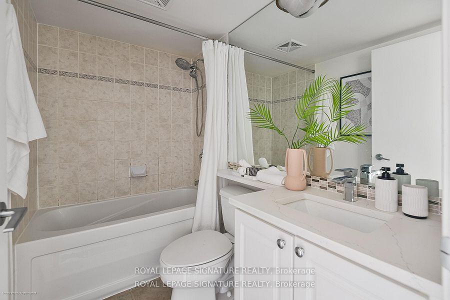 Photo 10 of Unit 1102, 231 Fort York Boulevard, Toronto, Niagara — HOMEH