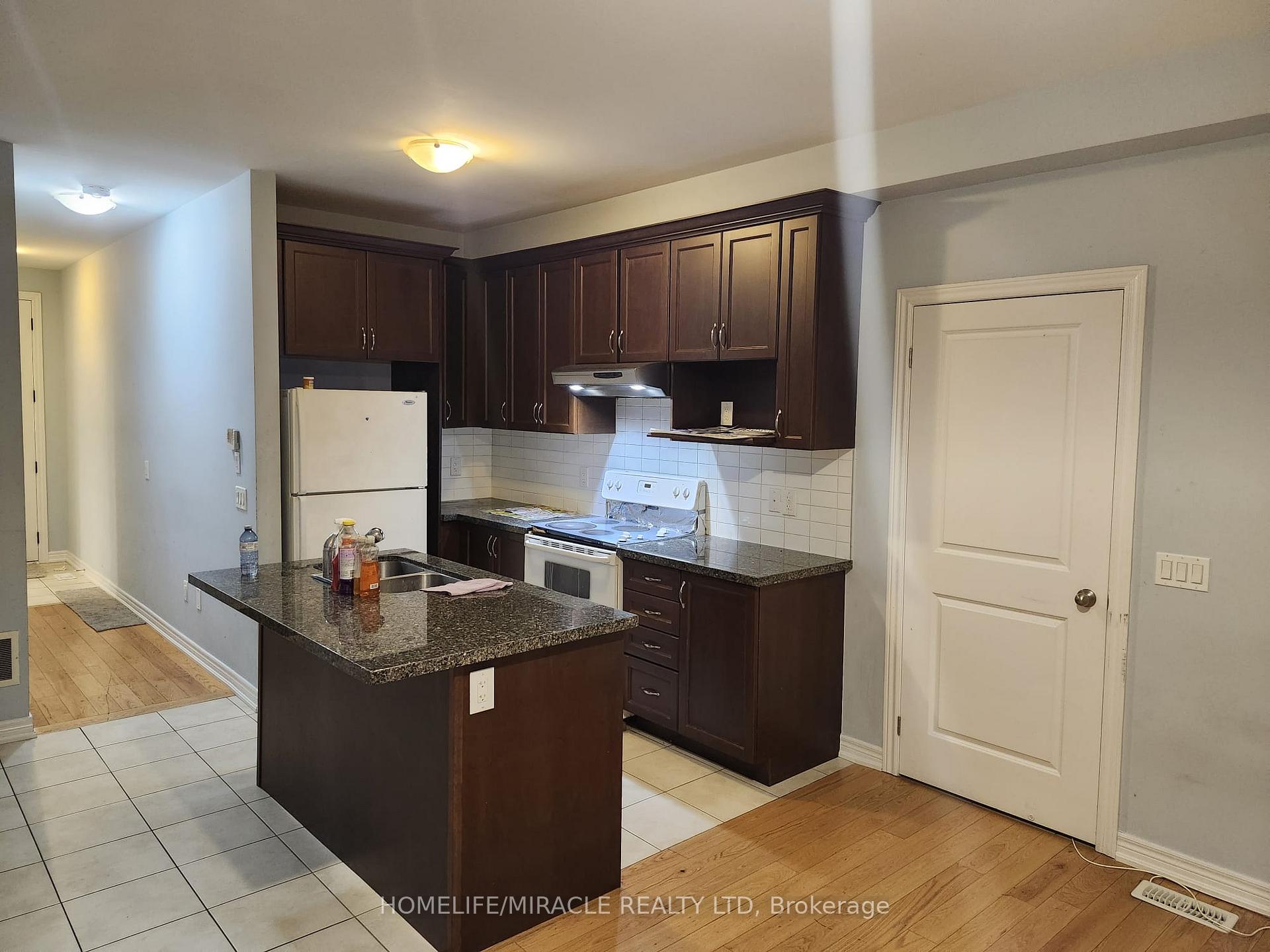 Photo 3 of 12 Pearman Crescent, Brampton, Brampton West — HOMEH