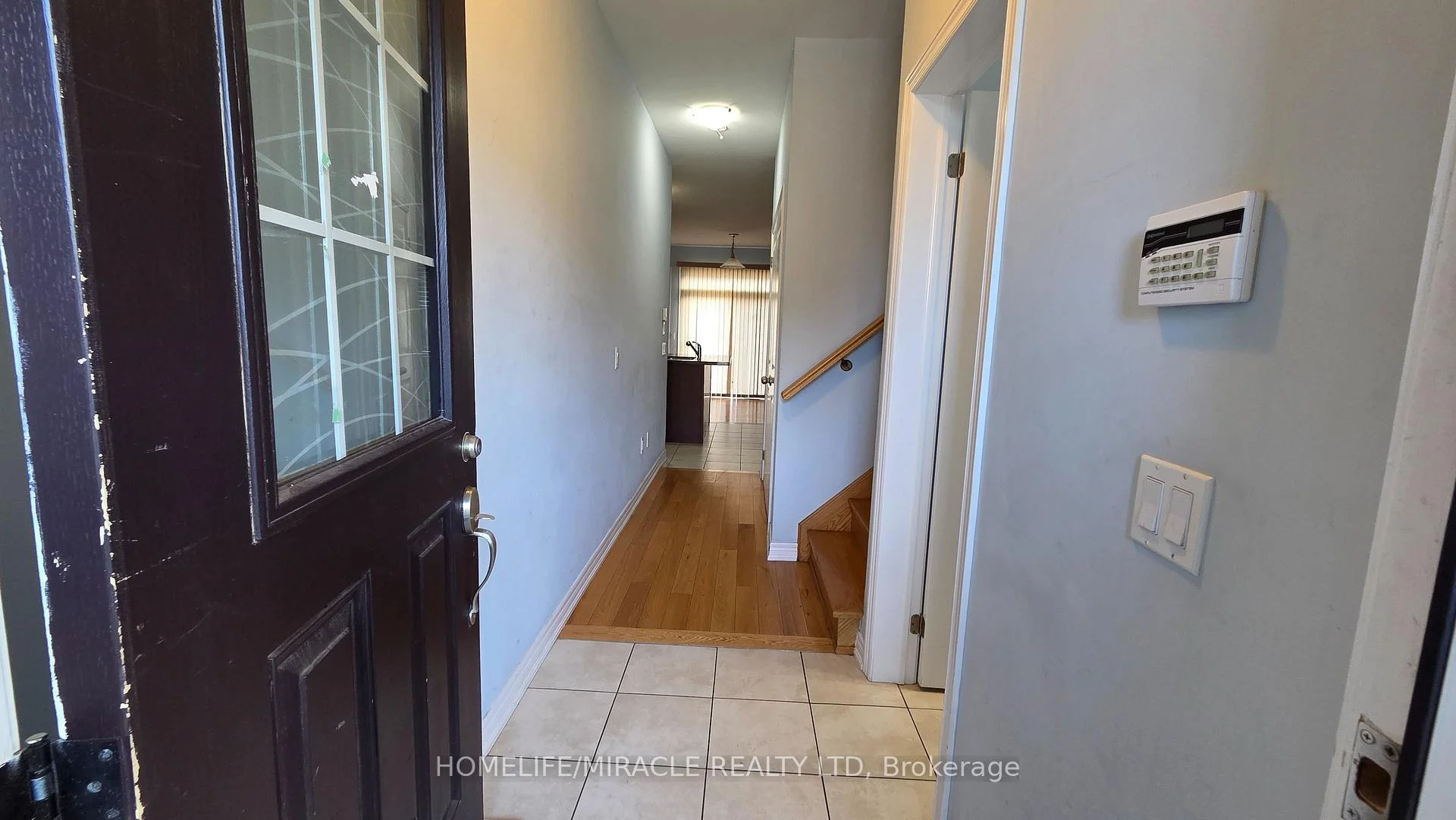 Photo 7 of 12 Pearman Crescent, Brampton, Brampton West — HOMEH