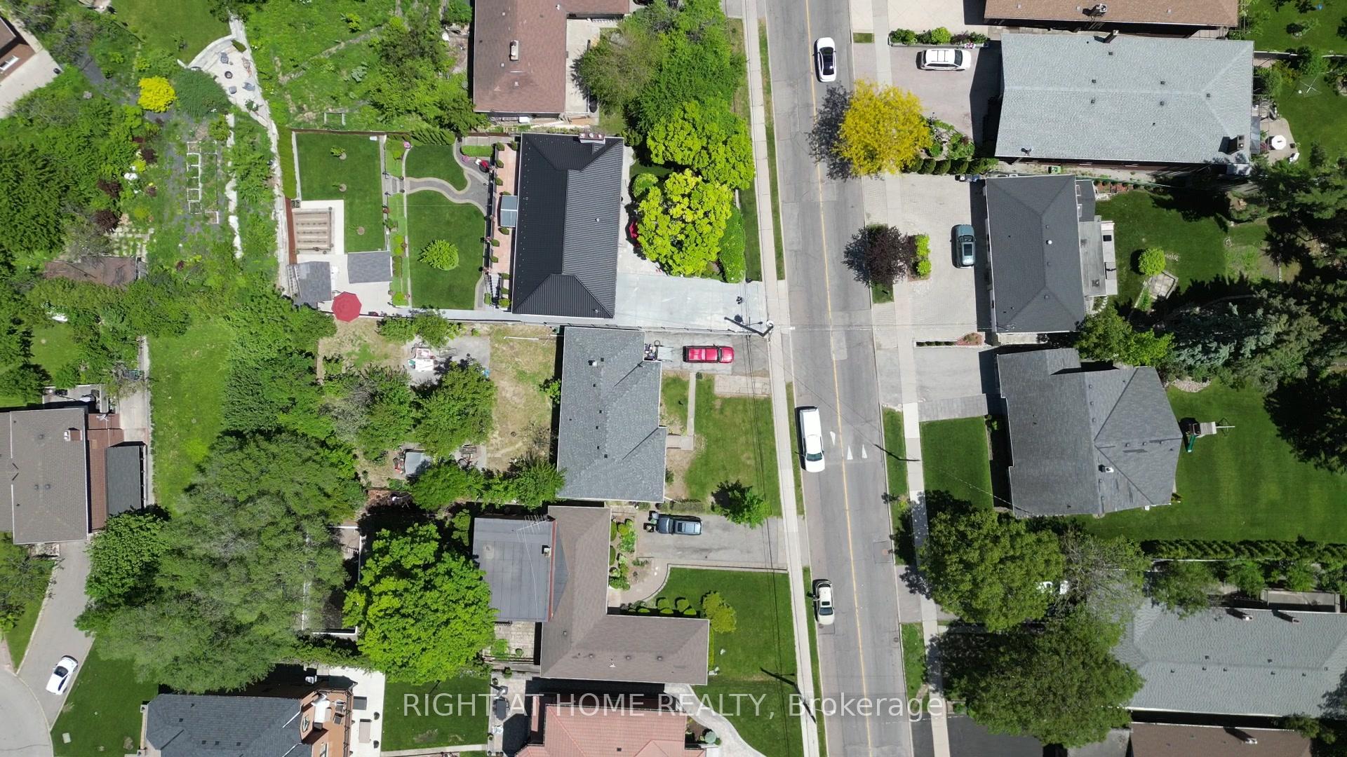 Photo 13 of 362 Maple Leaf Drive, North York, Maple Leaf — HOMEH