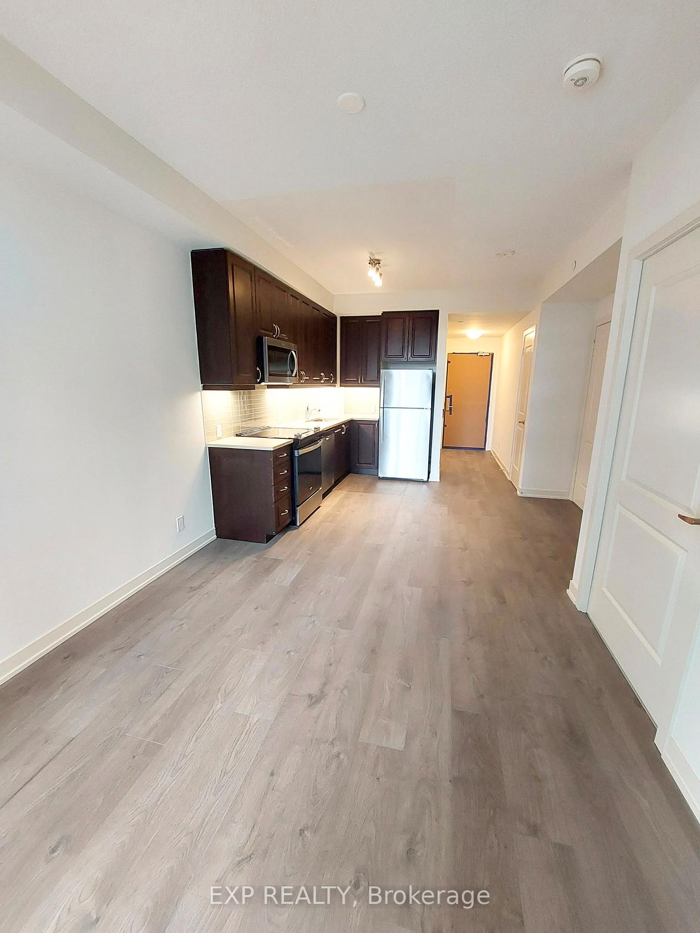Photo 4 of Unit 1001, 4955 Yonge Street, North York, Willowdale East — HOMEH