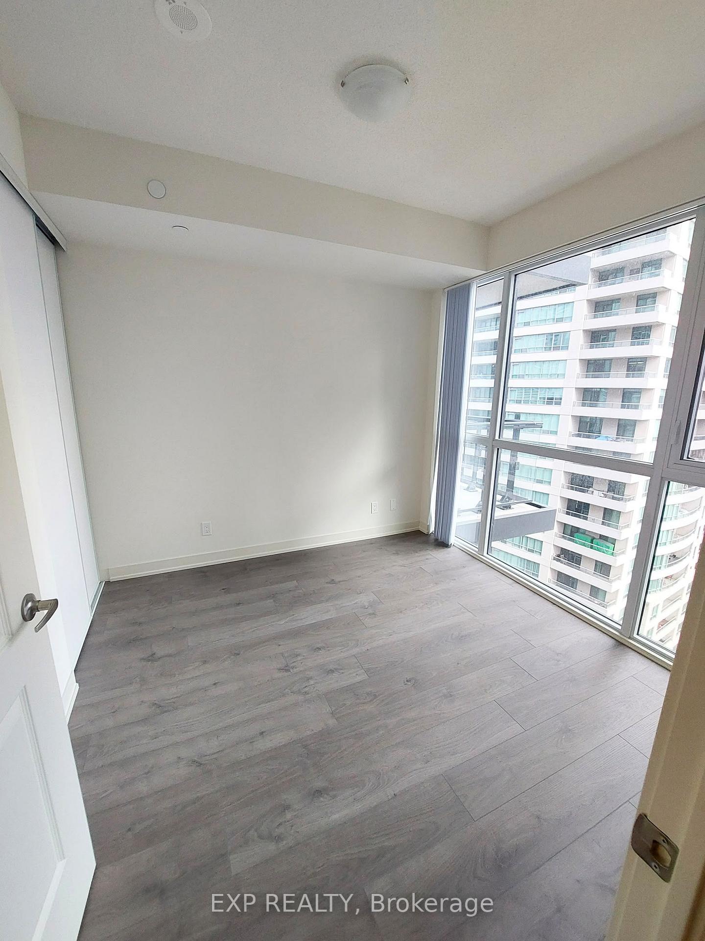 Photo 6 of Unit 1001, 4955 Yonge Street, North York, Willowdale East — HOMEH