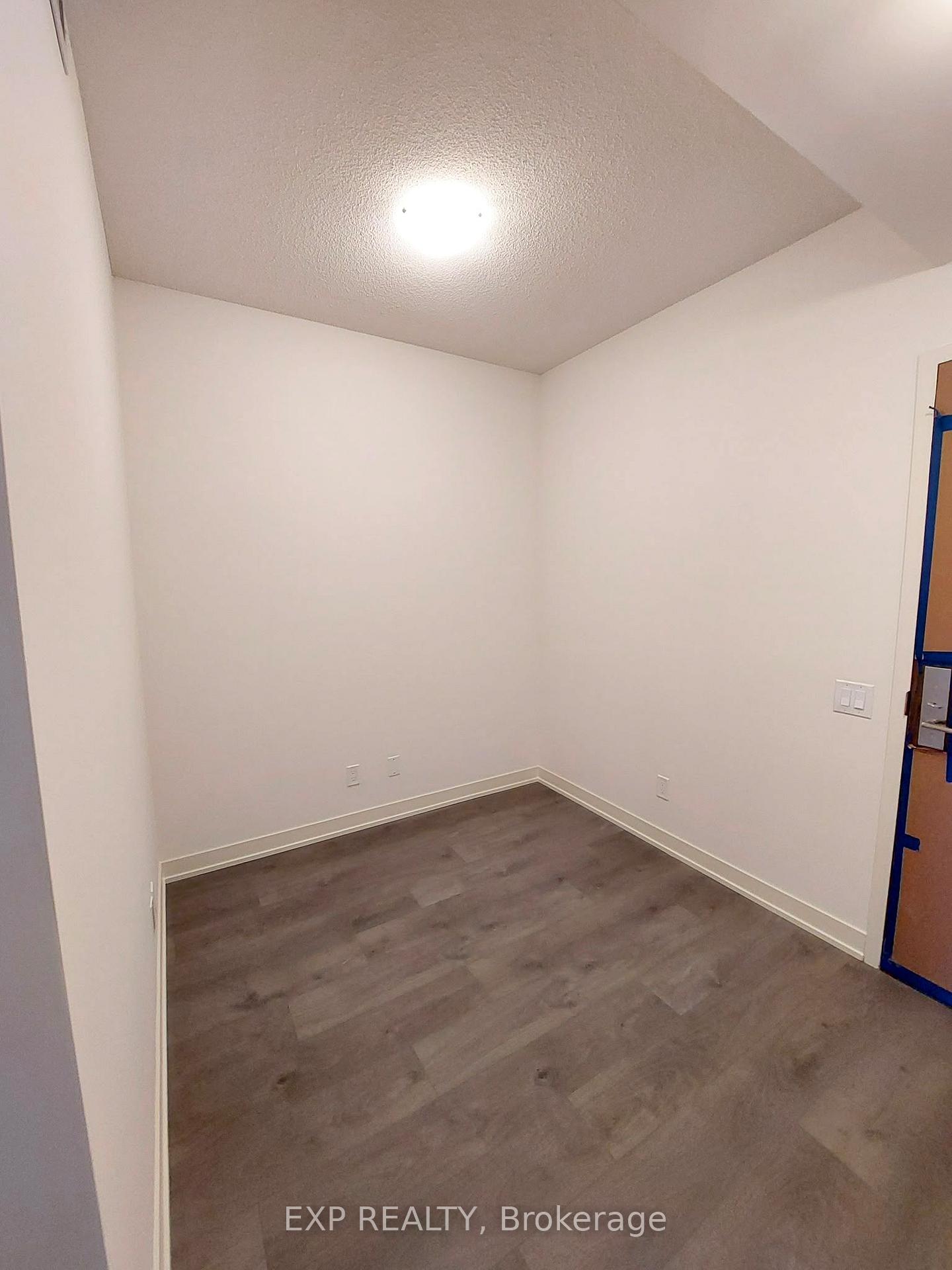 Photo 7 of Unit 1001, 4955 Yonge Street, North York, Willowdale East — HOMEH