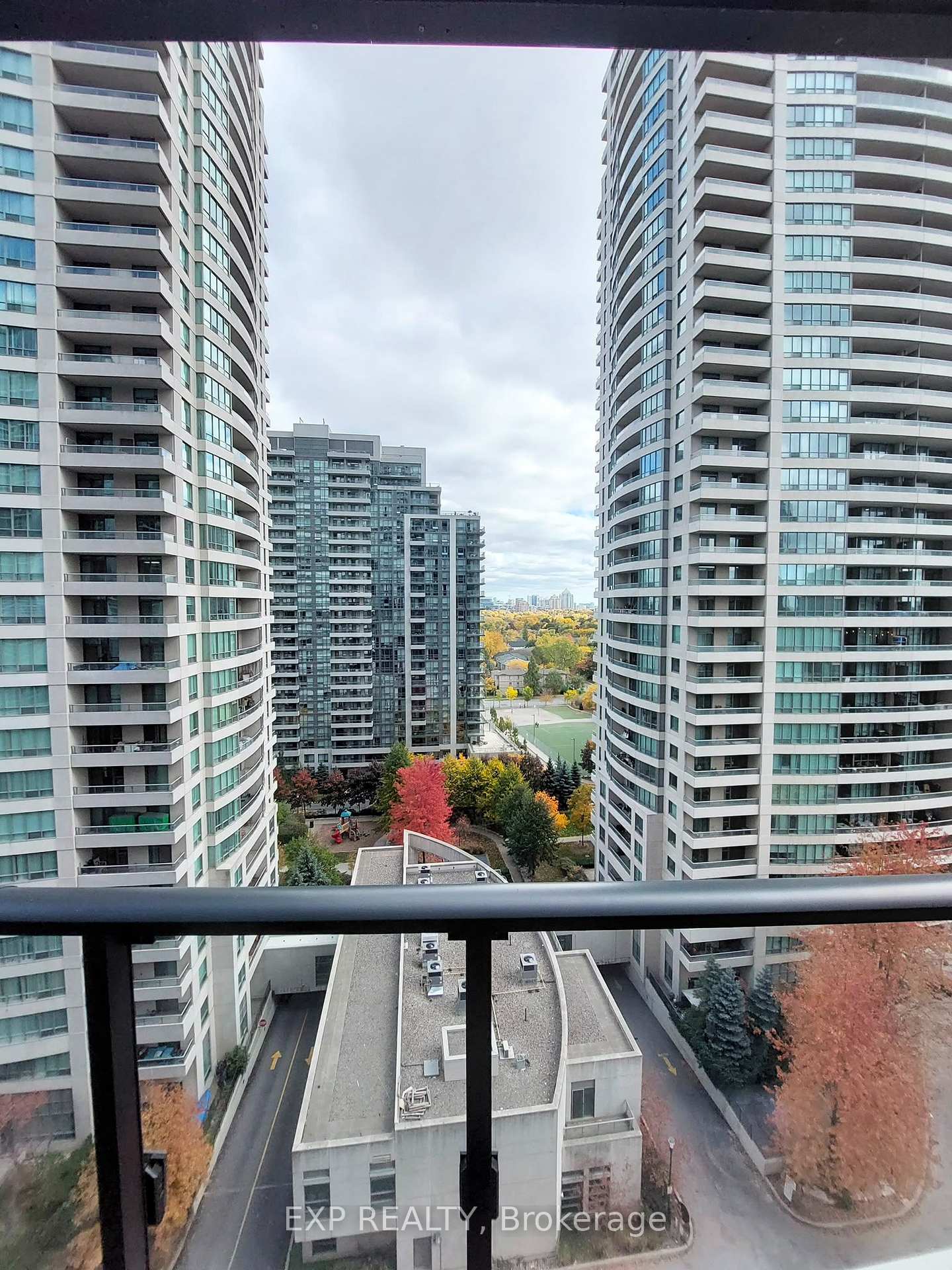 Photo 17 of Unit 1001, 4955 Yonge Street, North York, Willowdale East — HOMEH