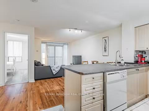 Photo 5 of Unit 3703, 30 Grand Trunk Crescent, Toronto, Waterfront Communities — HOMEH