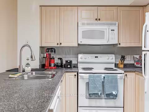 Photo 6 of Unit 3703, 30 Grand Trunk Crescent, Toronto, Waterfront Communities — HOMEH