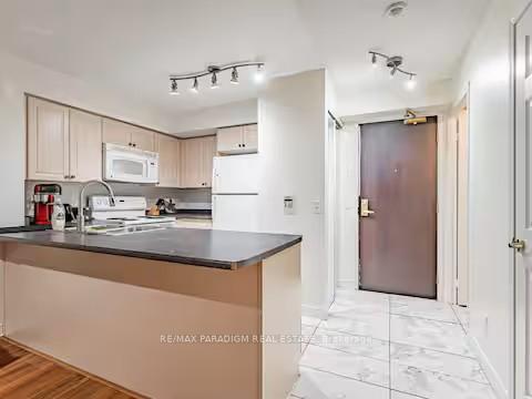 Photo 7 of Unit 3703, 30 Grand Trunk Crescent, Toronto, Waterfront Communities — HOMEH