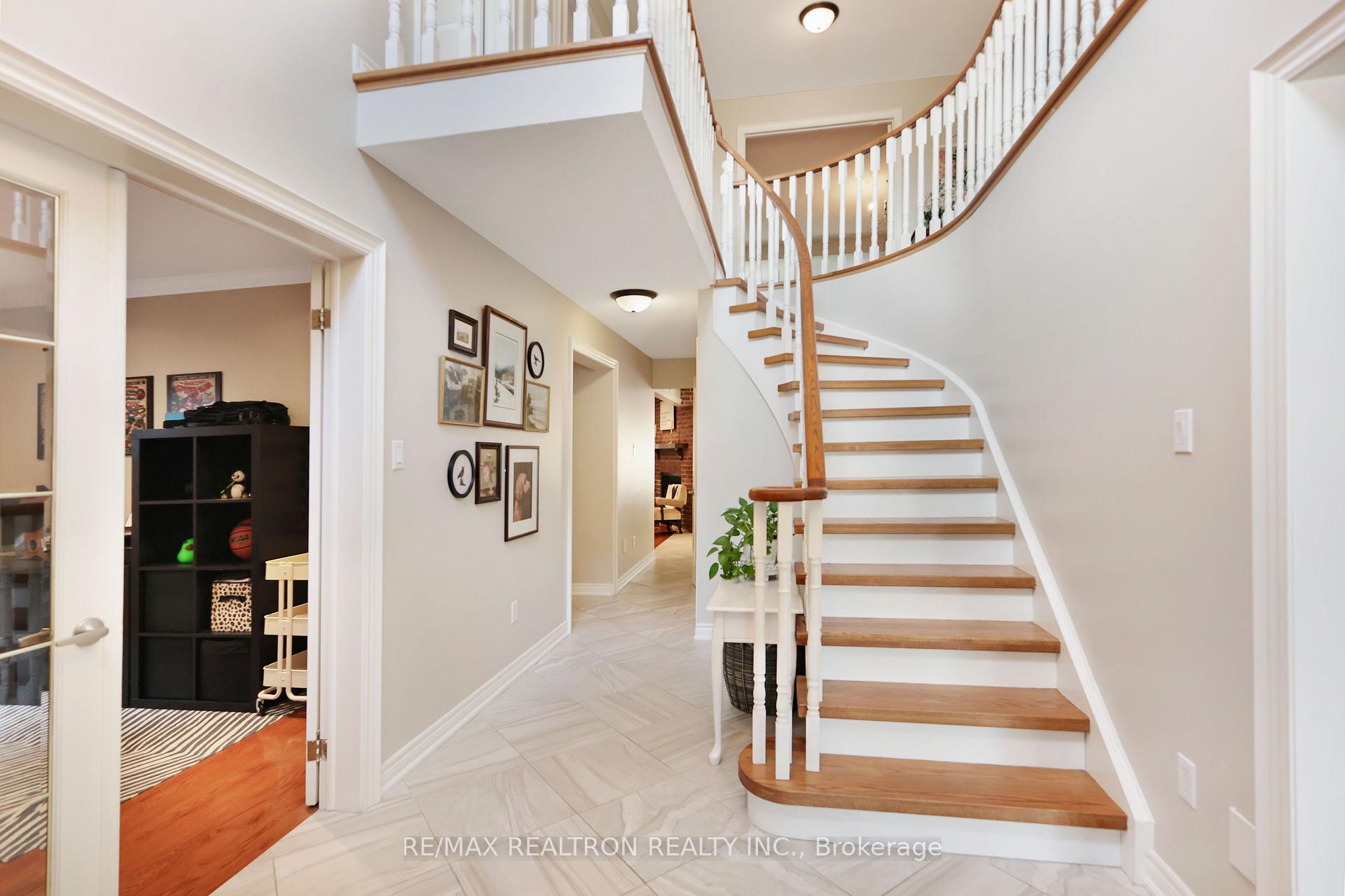 Photo 7 of 6026 Roxbury Road, Mississauga, East Credit — HOMEH