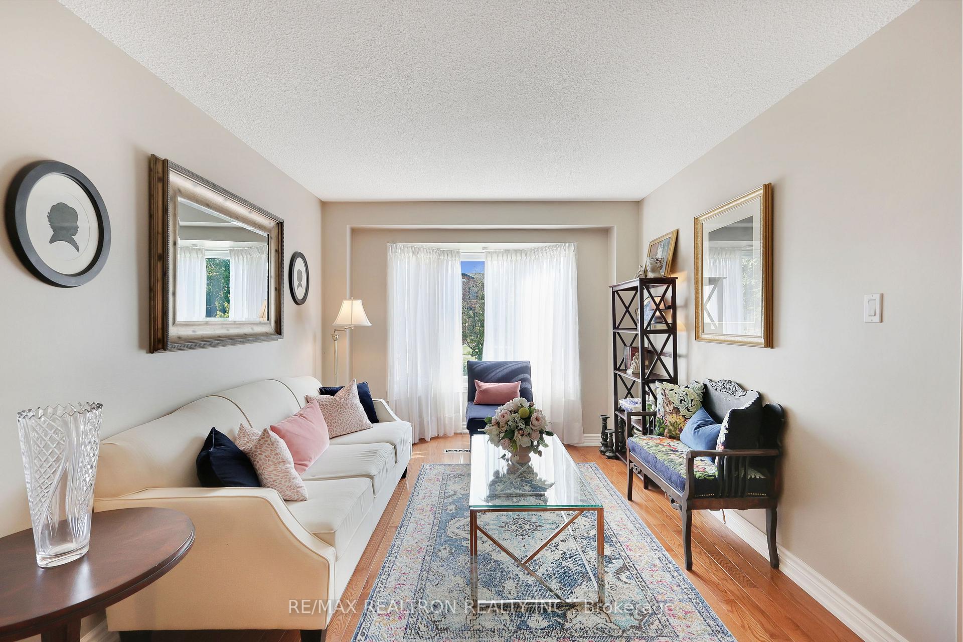Photo 9 of 6026 Roxbury Road, Mississauga, East Credit — HOMEH
