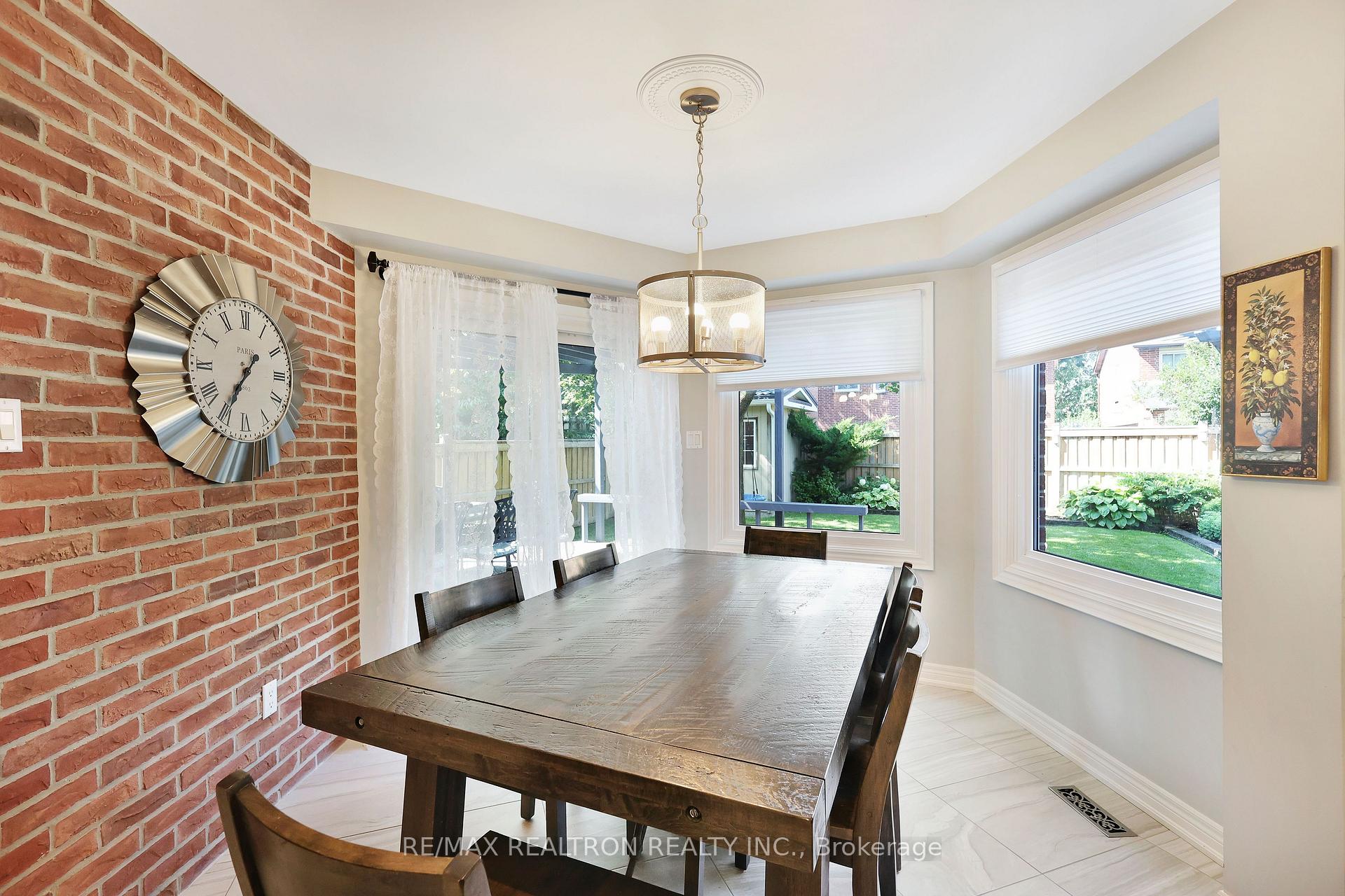 Photo 13 of 6026 Roxbury Road, Mississauga, East Credit — HOMEH