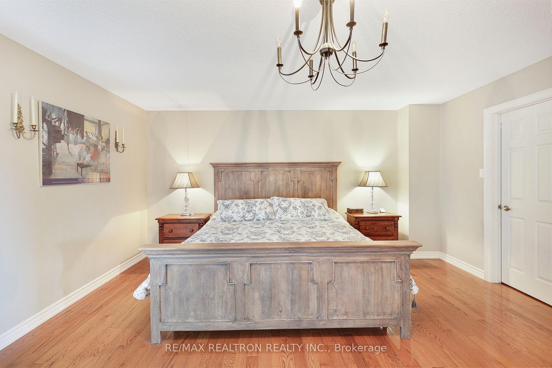 Photo 18 of 6026 Roxbury Road, Mississauga, East Credit — HOMEH