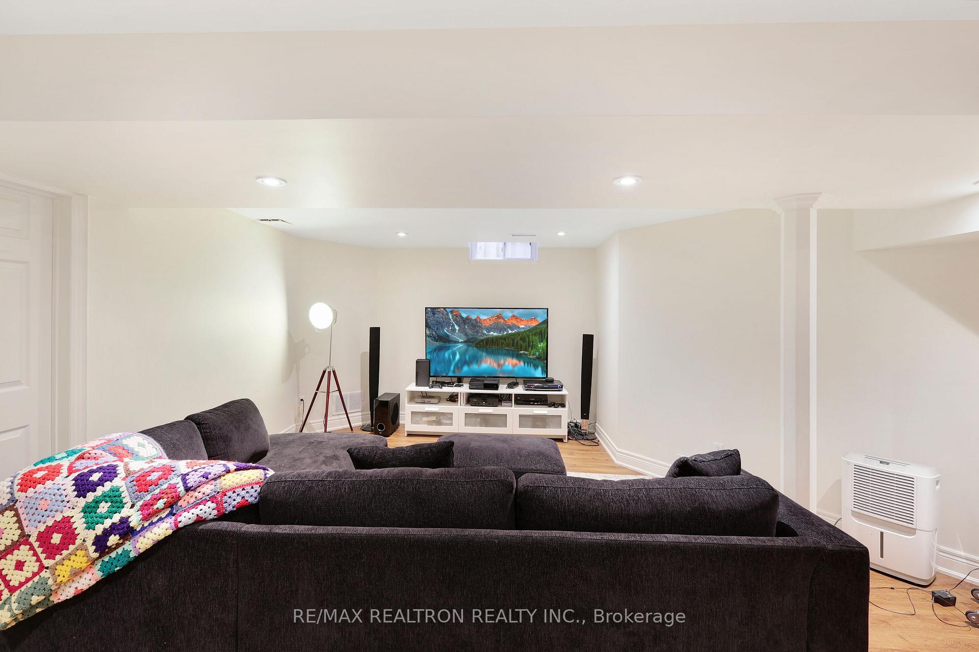 Photo 30 of 6026 Roxbury Road, Mississauga, East Credit — HOMEH