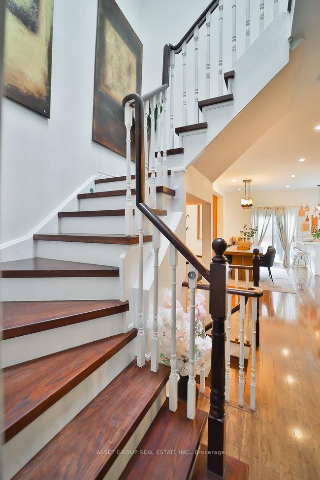 Photo 7 of 2378 Dalebrook Drive, Oakville, Wedgewood Creek — HOMEH