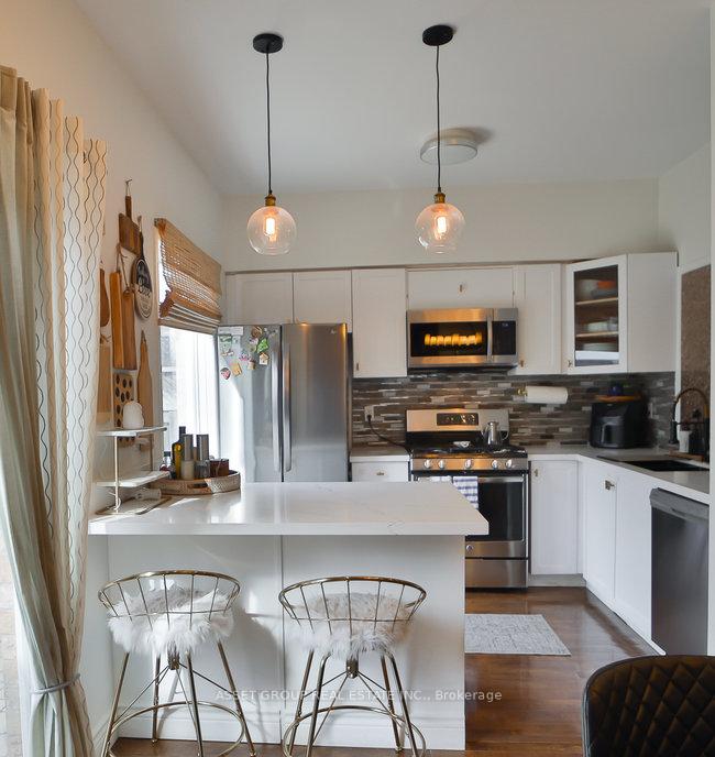 Photo 13 of 2378 Dalebrook Drive, Oakville, Wedgewood Creek — HOMEH