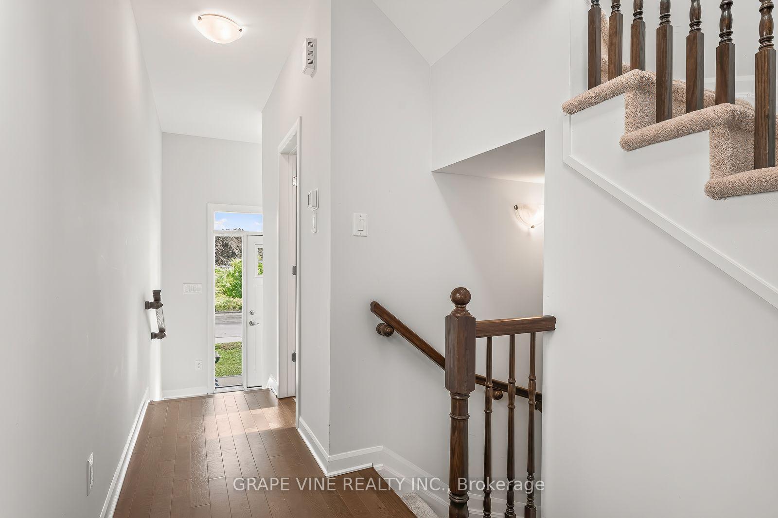 Photo 7 of 533 Winterset Road, Ottawa, Kanata - Kanata Lakes/Heritage Hills — HOMEH