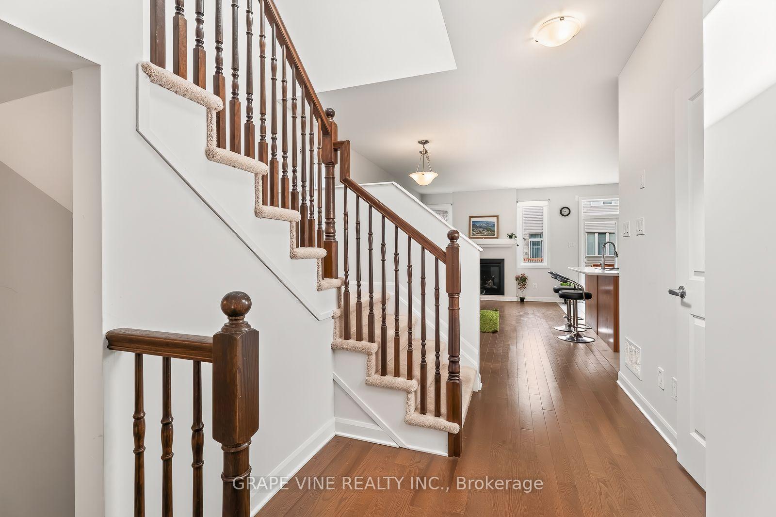 Photo 9 of 533 Winterset Road, Ottawa, Kanata - Kanata Lakes/Heritage Hills — HOMEH