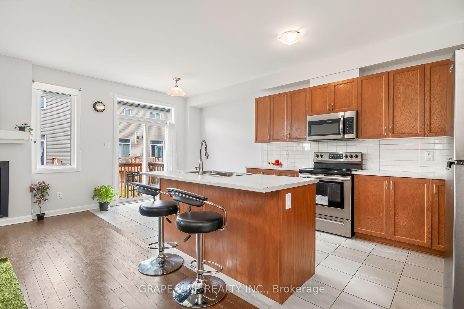Photo 11 of 533 Winterset Road, Ottawa, Kanata - Kanata Lakes/Heritage Hills — HOMEH