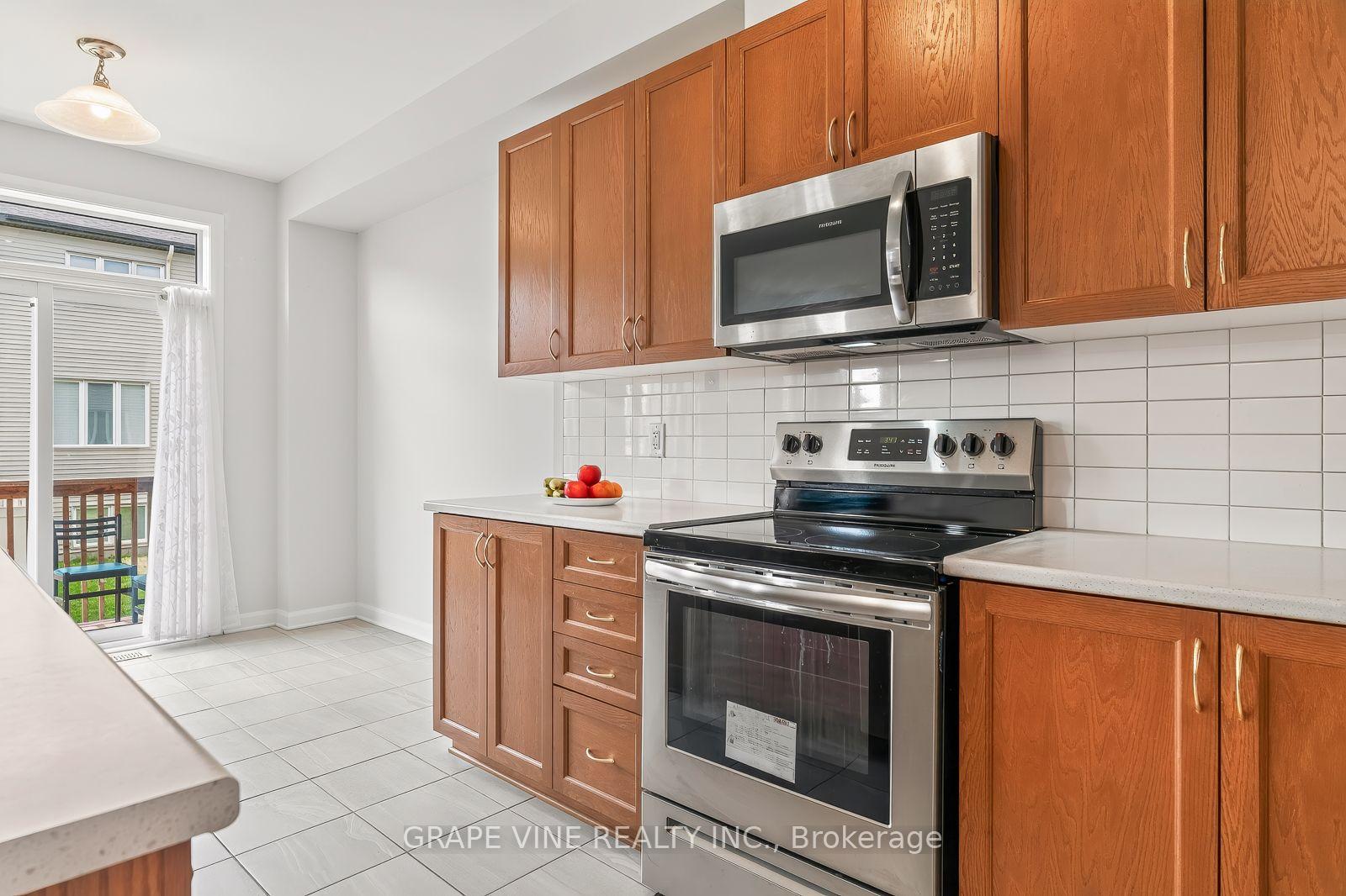 Photo 13 of 533 Winterset Road, Ottawa, Kanata - Kanata Lakes/Heritage Hills — HOMEH