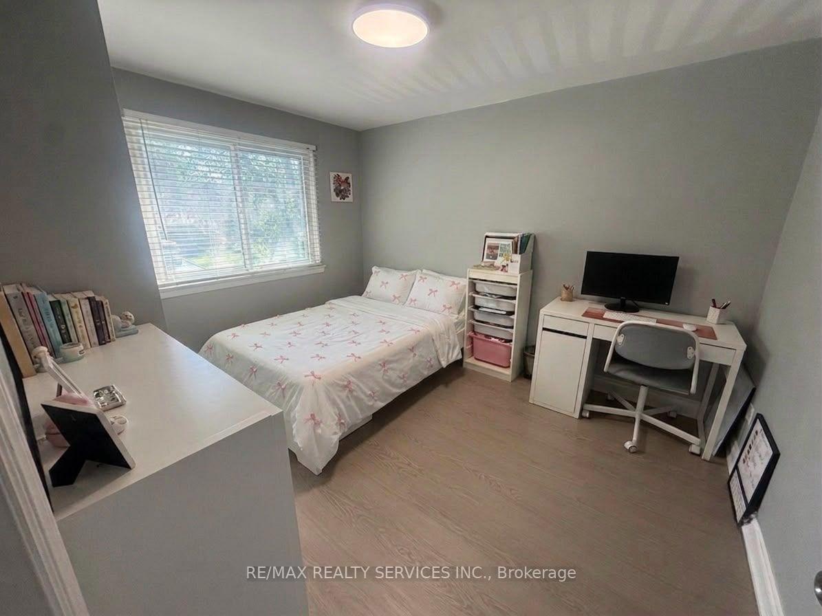 Photo 11 of 34 Watson Crescent, Brampton, Brampton East — HOMEH