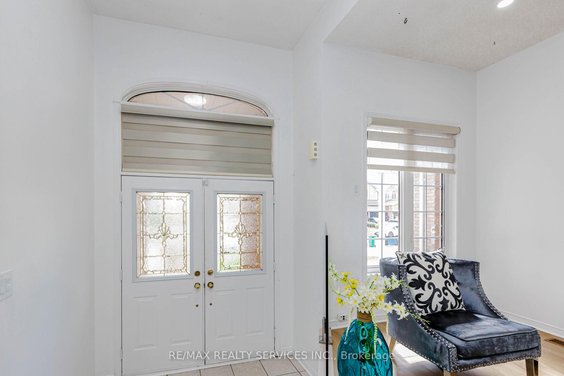 Photo 4 of 3 Orchid Drive, Brampton, Northwest Sandalwood Parkway — HOMEH