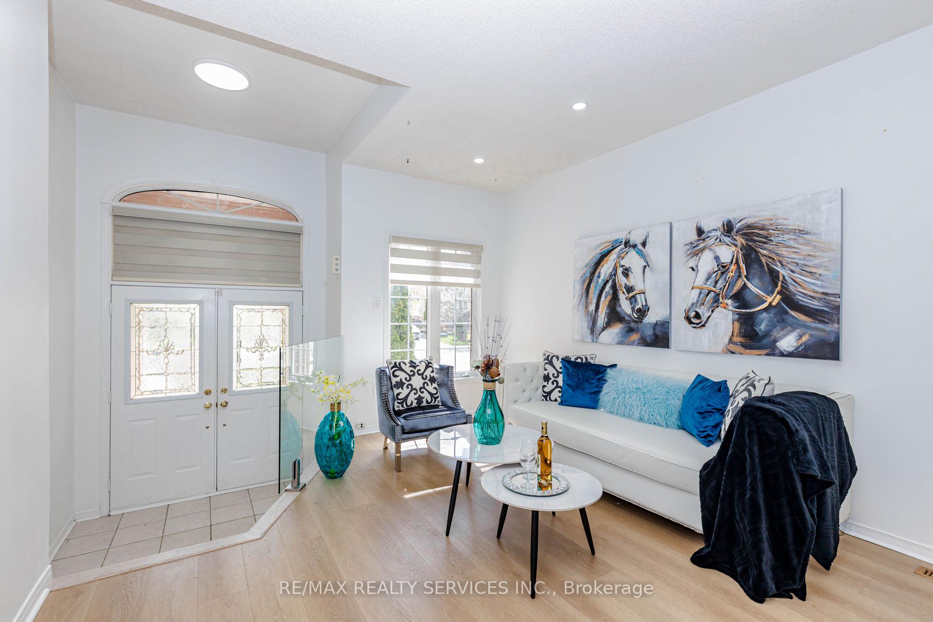 Photo 7 of 3 Orchid Drive, Brampton, Northwest Sandalwood Parkway — HOMEH