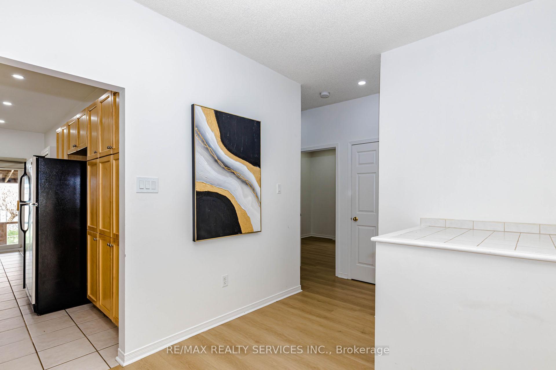 Photo 11 of 3 Orchid Drive, Brampton, Northwest Sandalwood Parkway — HOMEH