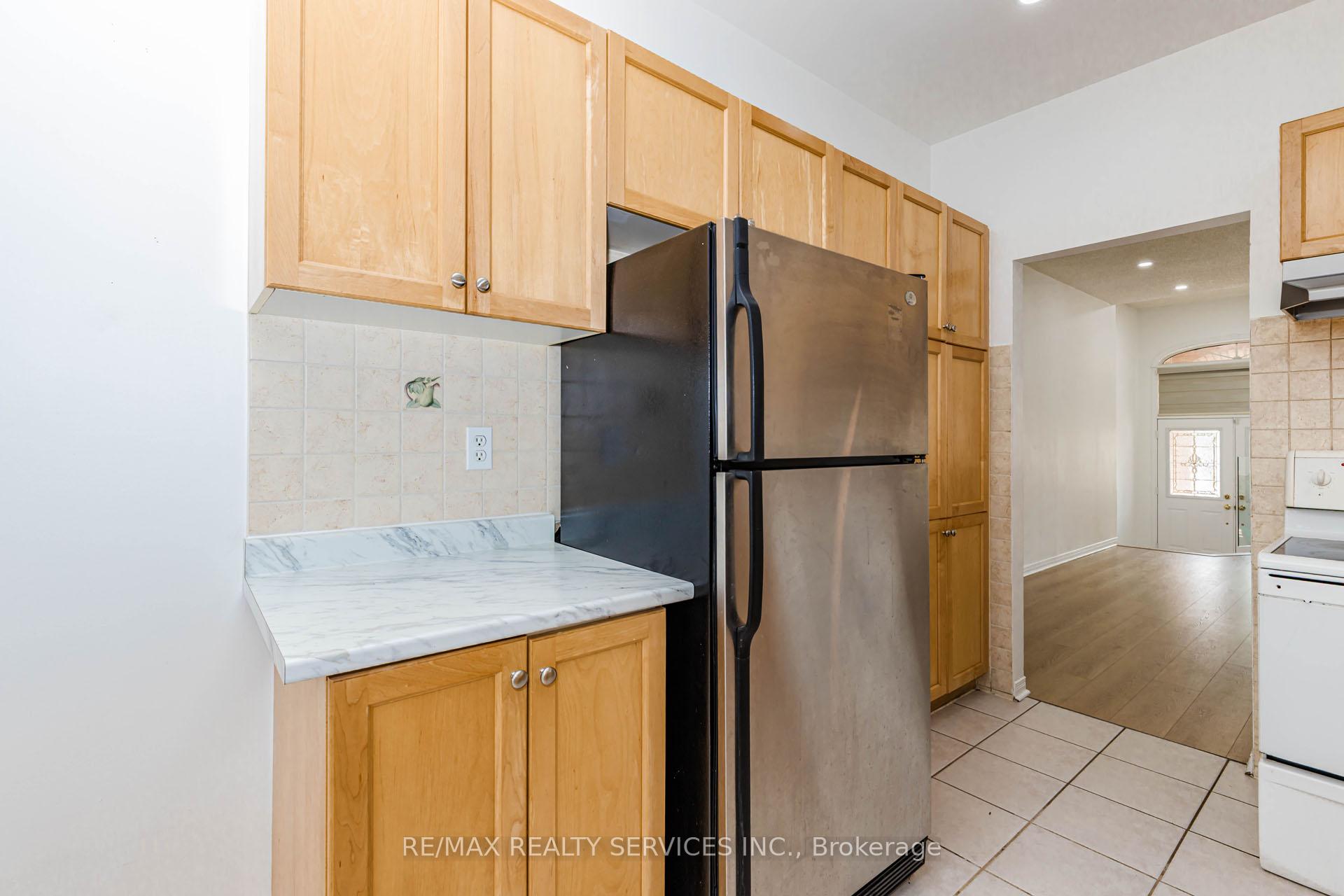 Photo 15 of 3 Orchid Drive, Brampton, Northwest Sandalwood Parkway — HOMEH