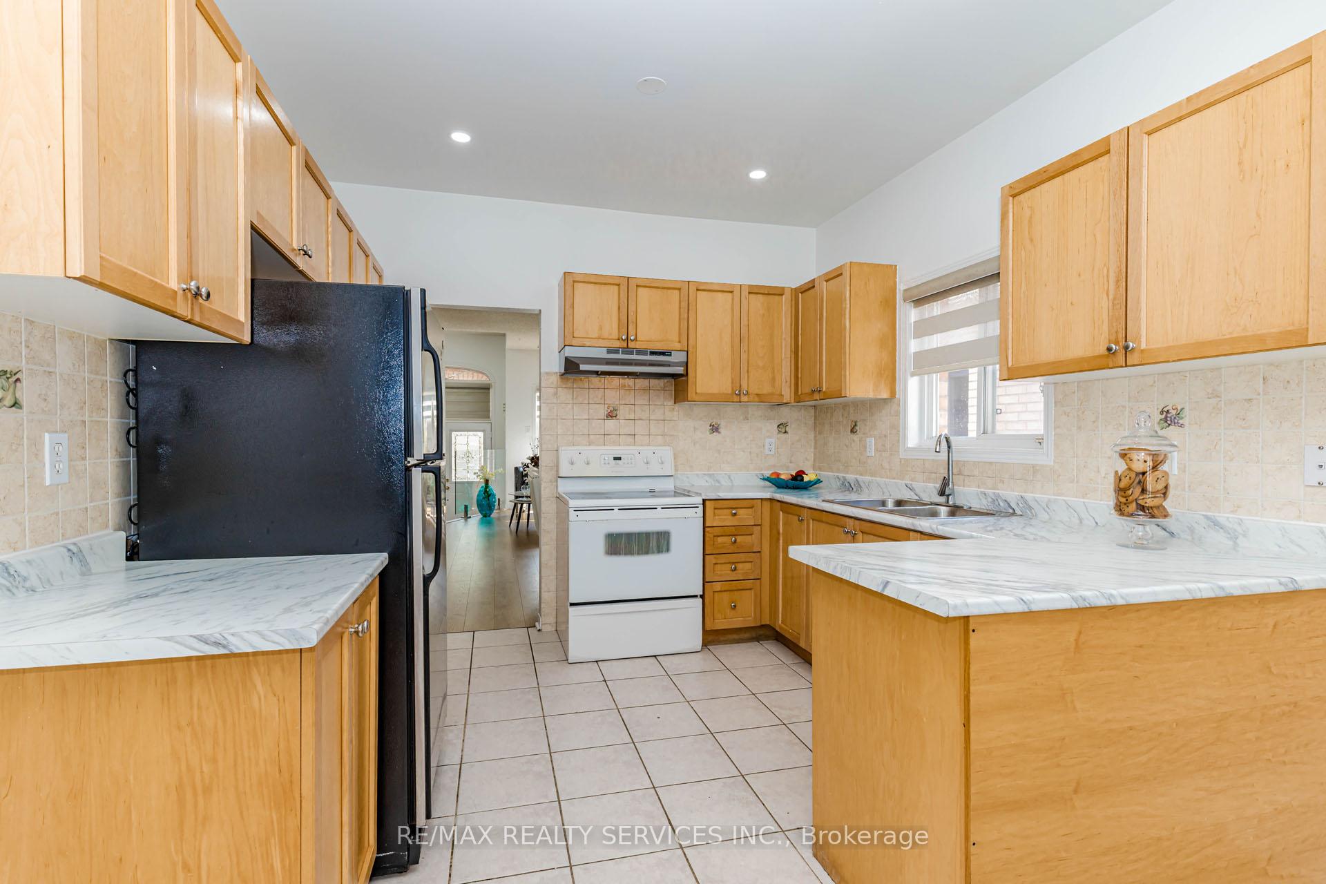 Photo 16 of 3 Orchid Drive, Brampton, Northwest Sandalwood Parkway — HOMEH