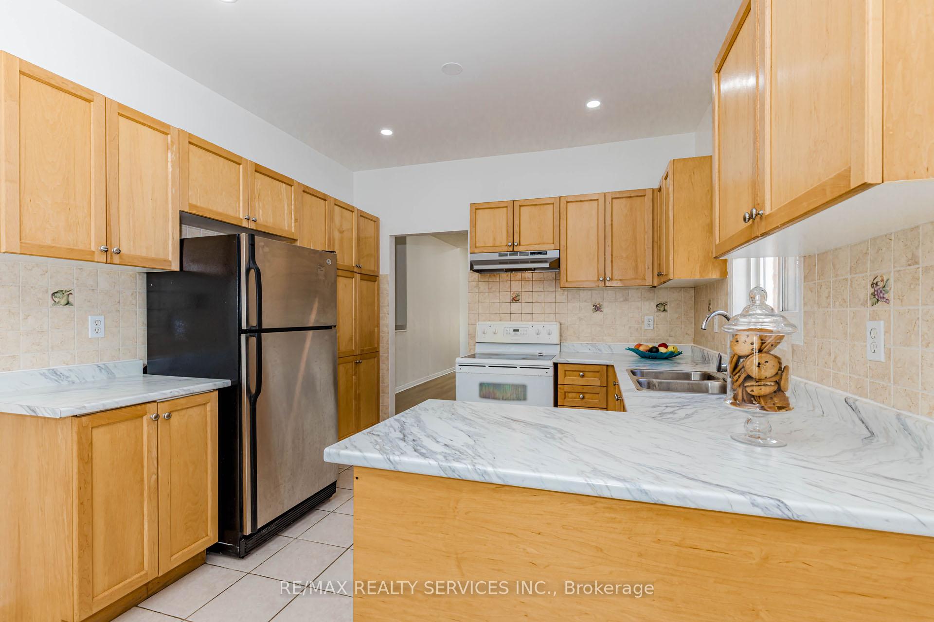 Photo 17 of 3 Orchid Drive, Brampton, Northwest Sandalwood Parkway — HOMEH