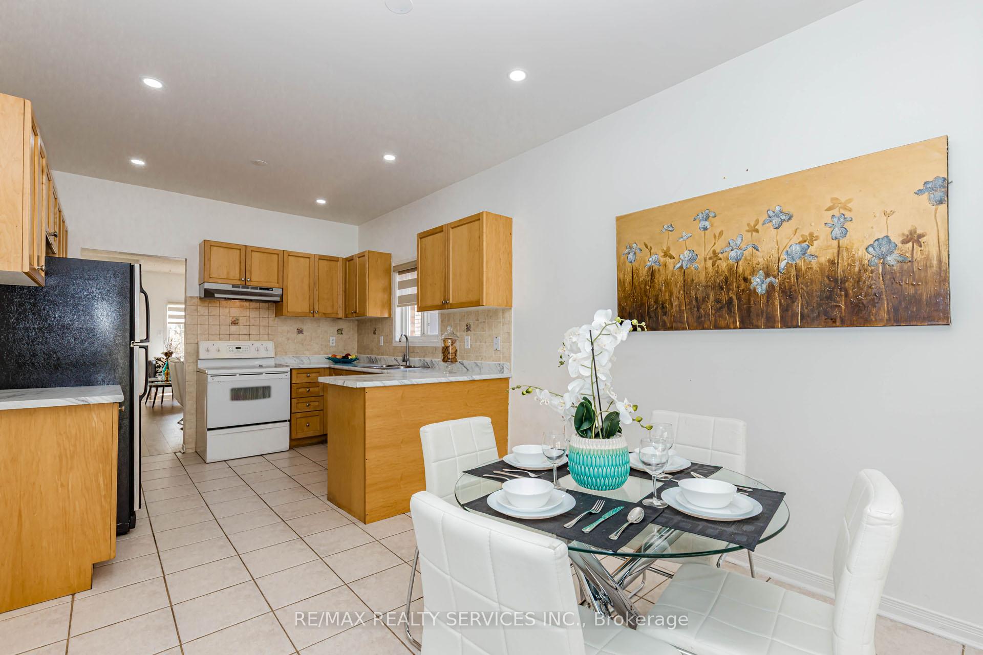 Photo 18 of 3 Orchid Drive, Brampton, Northwest Sandalwood Parkway — HOMEH