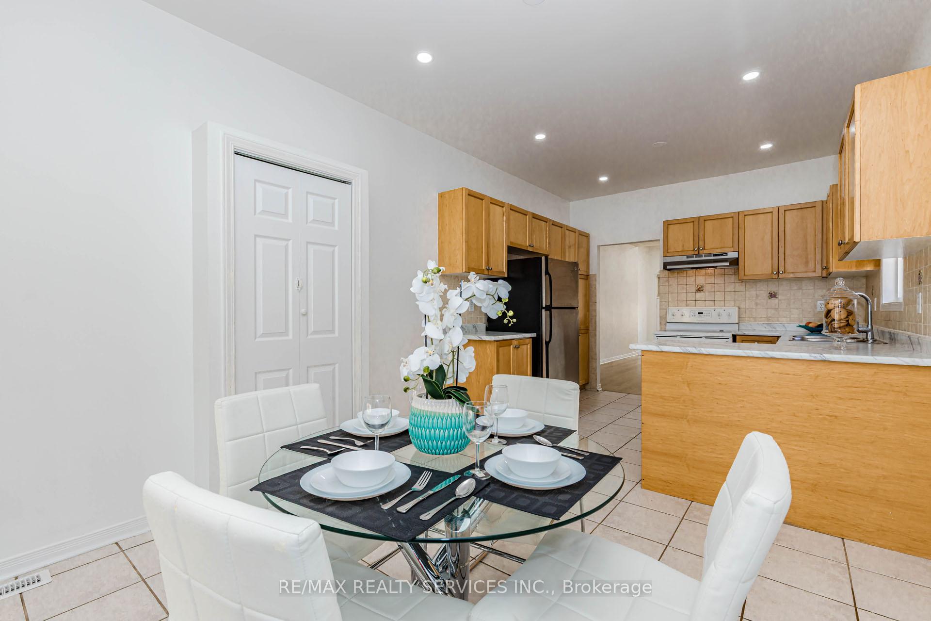 Photo 19 of 3 Orchid Drive, Brampton, Northwest Sandalwood Parkway — HOMEH