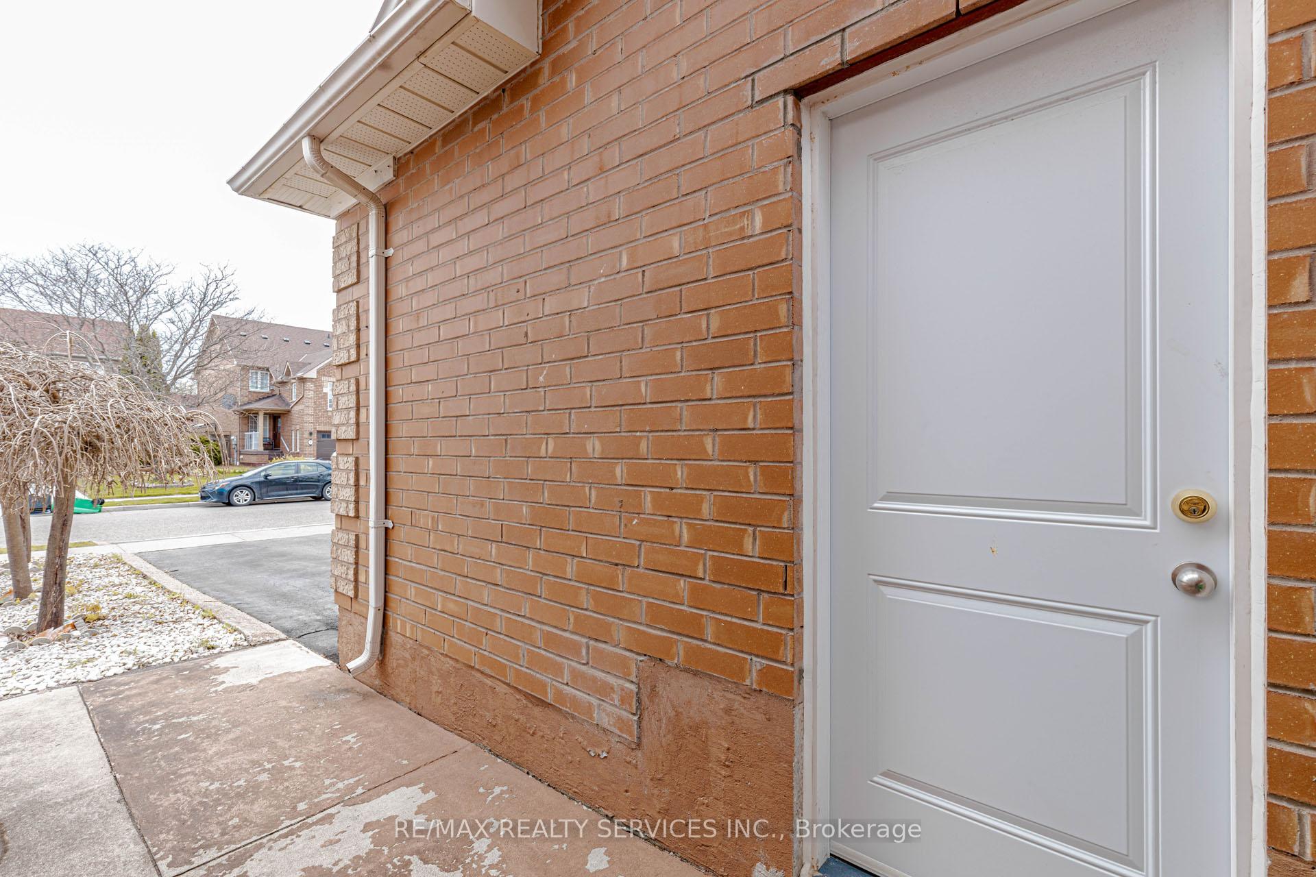 Photo 34 of 3 Orchid Drive, Brampton, Northwest Sandalwood Parkway — HOMEH