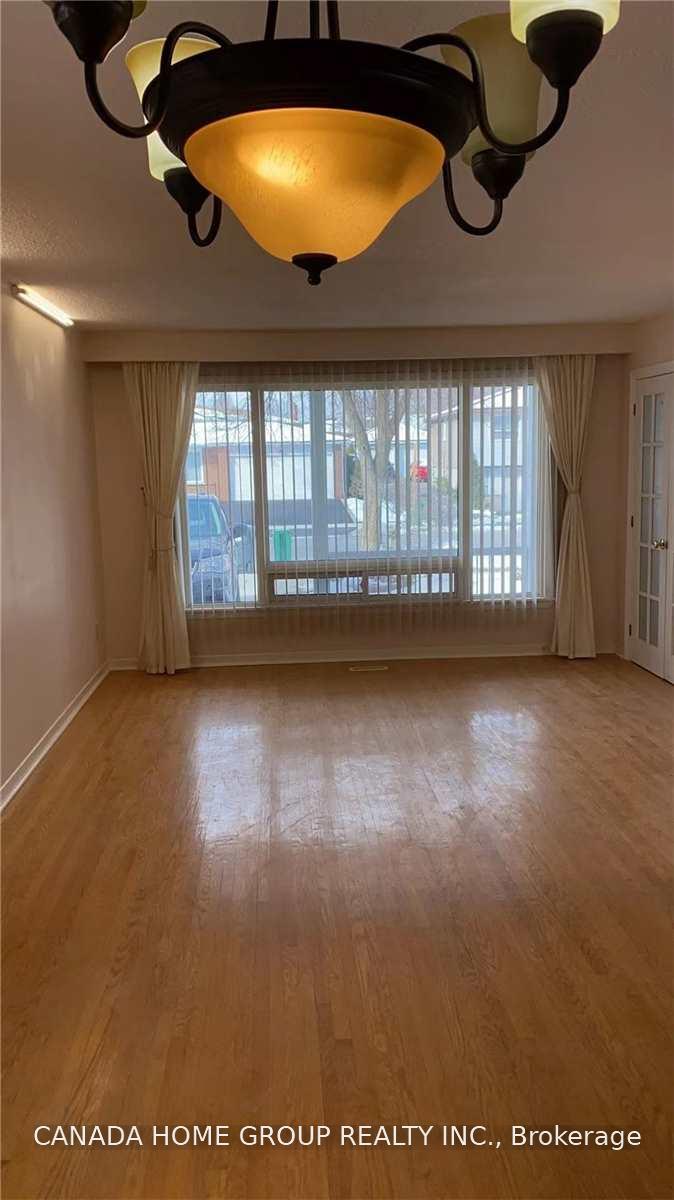 Photo 2 of Unit Upper, 820 Forestwood Drive, Mississauga, Erindale — HOMEH
