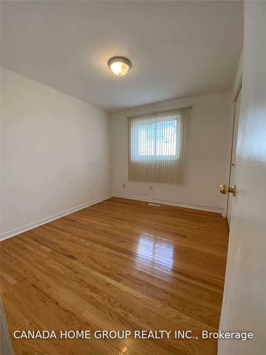 Photo 5 of Unit Upper, 820 Forestwood Drive, Mississauga, Erindale — HOMEH