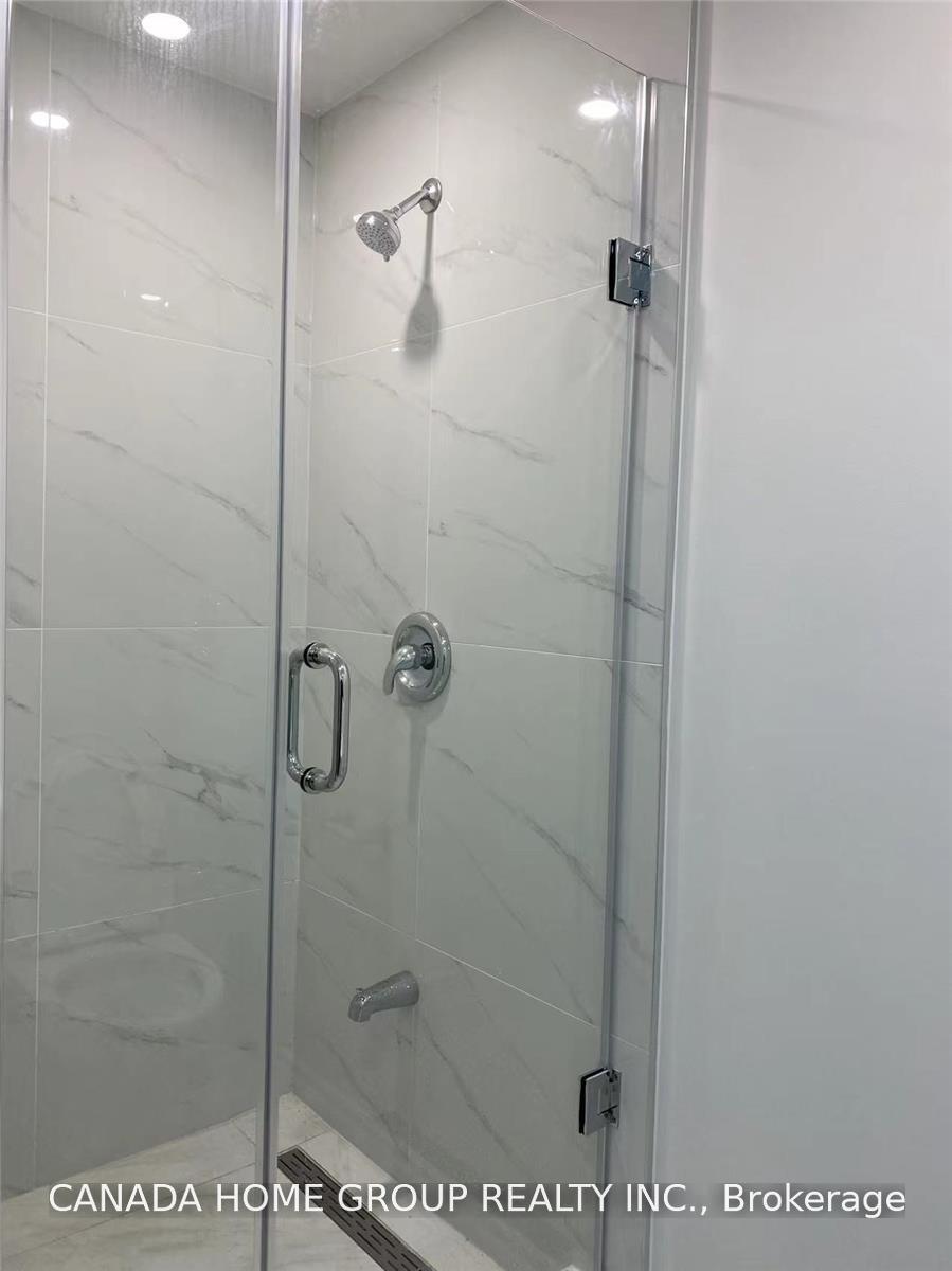 Photo 11 of Unit Upper, 820 Forestwood Drive, Mississauga, Erindale — HOMEH
