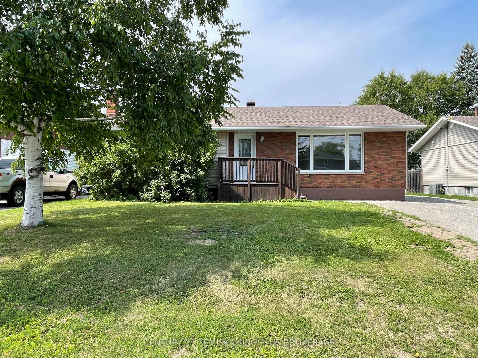 Photo 1 of 225 Hessle Avenue, Temiskaming Shores, New Liskeard — HOMEH