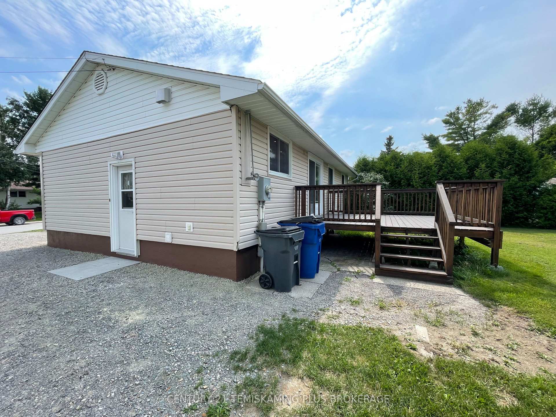 Photo 3 of 225 Hessle Avenue, Temiskaming Shores, New Liskeard — HOMEH