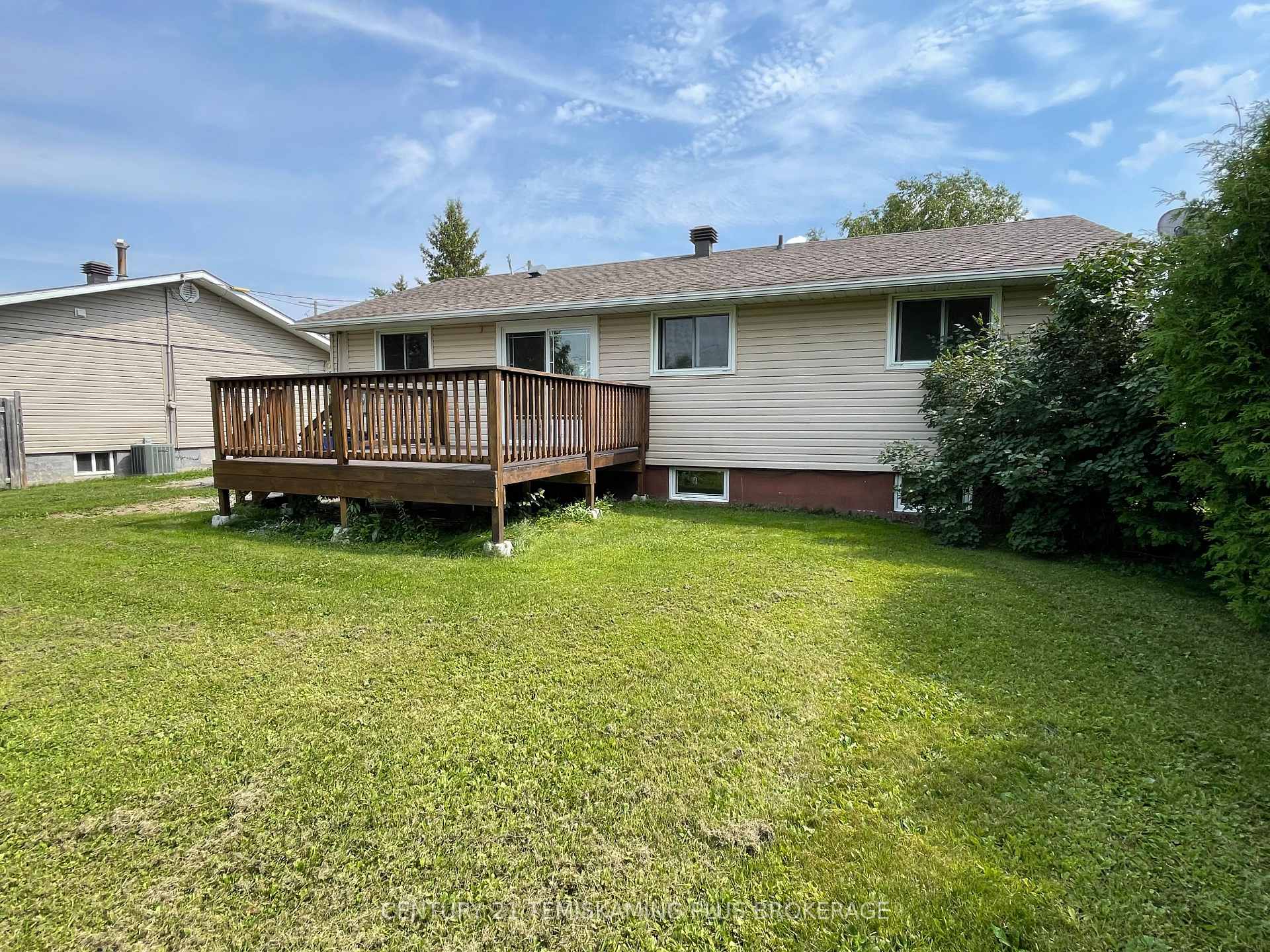Photo 6 of 225 Hessle Avenue, Temiskaming Shores, New Liskeard — HOMEH