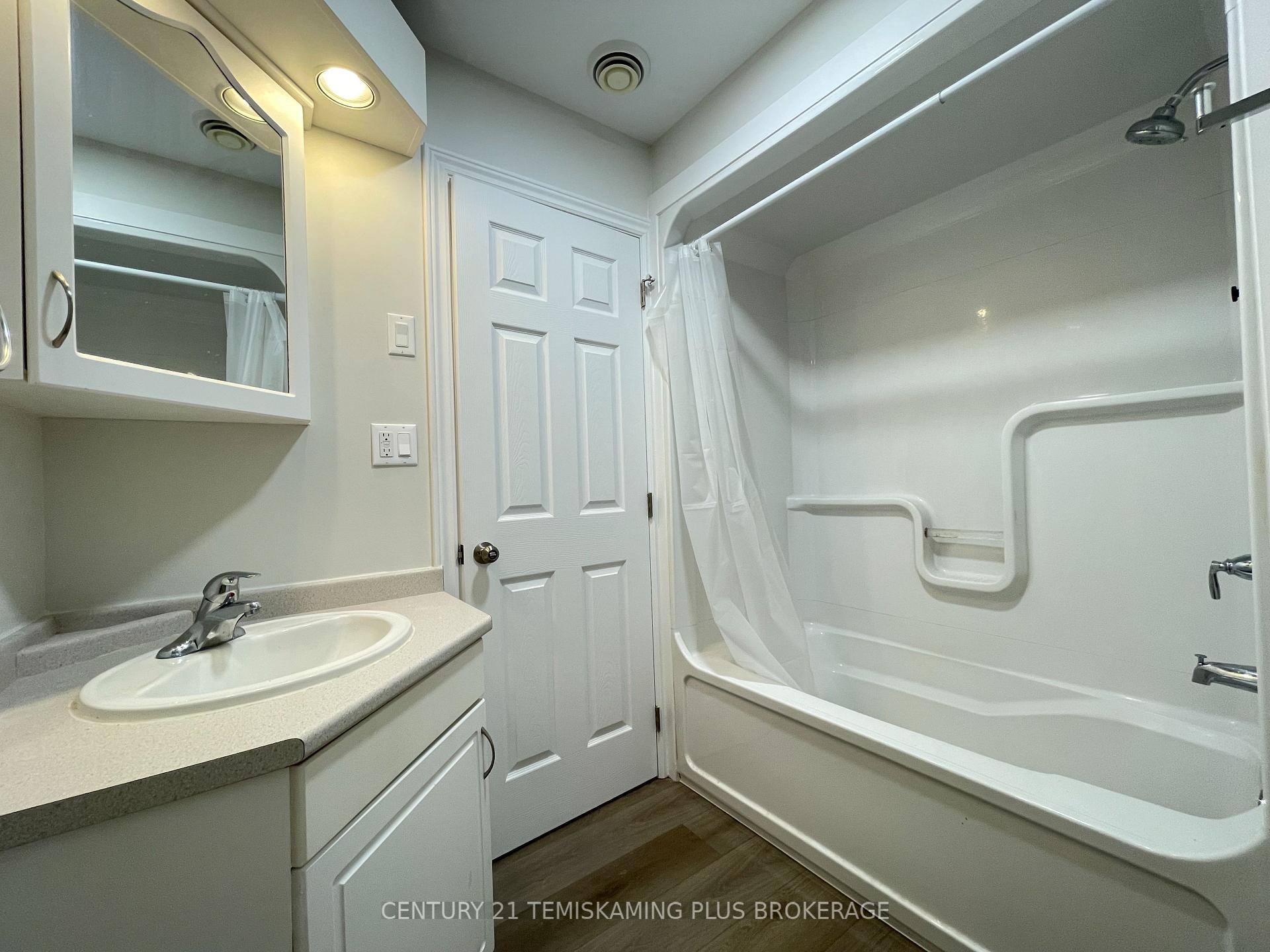 Photo 16 of 225 Hessle Avenue, Temiskaming Shores, New Liskeard — HOMEH