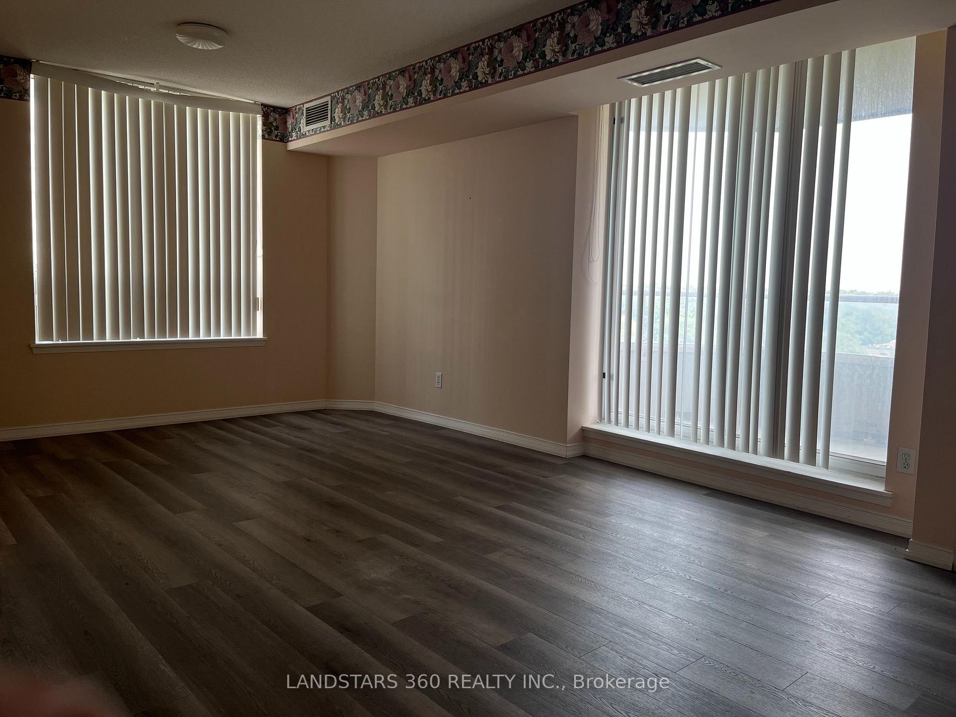 Photo 4 of Unit 902, 18 Hillcrest Avenue, North York, Willowdale East — HOMEH