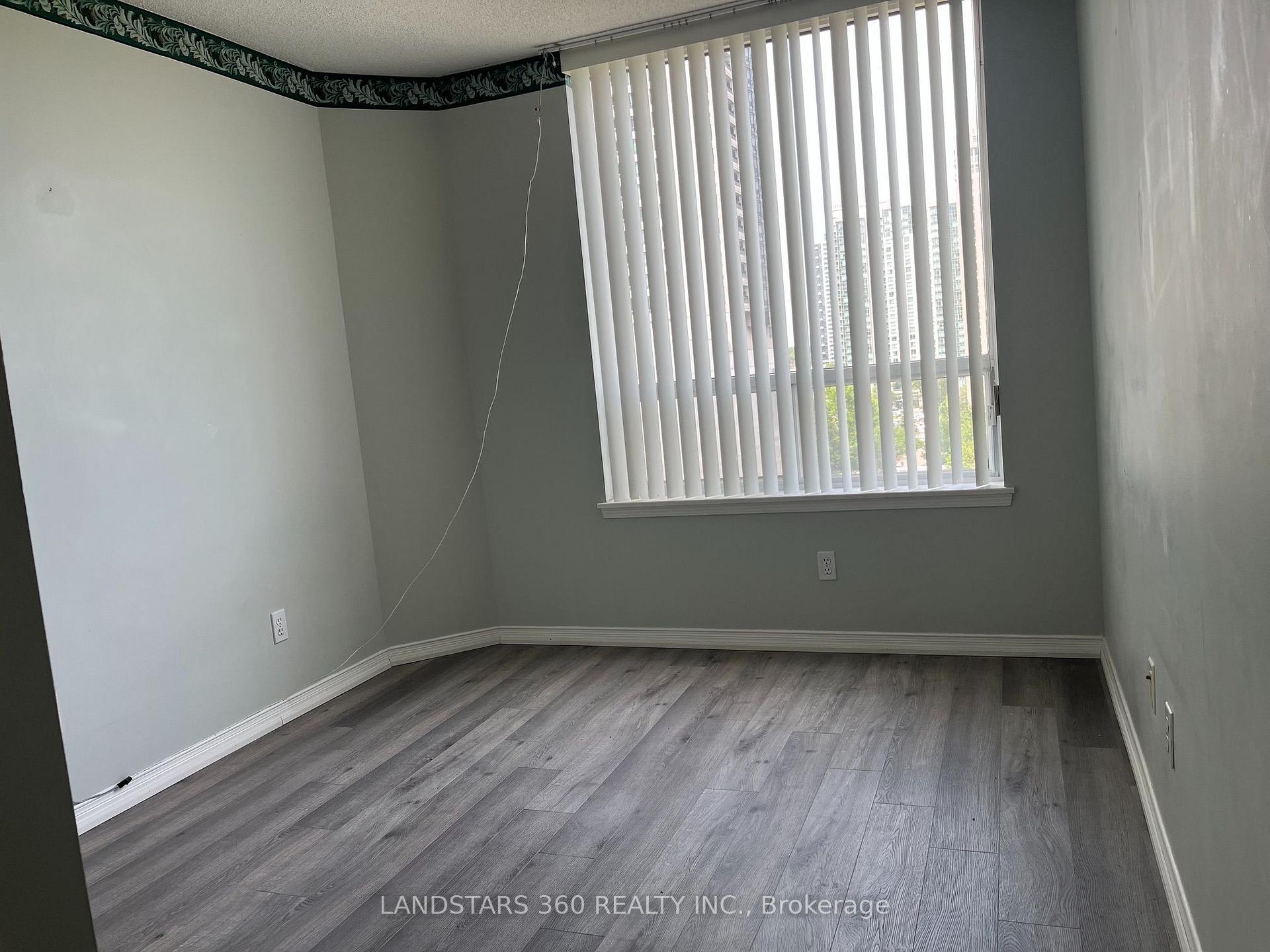 Photo 5 of Unit 902, 18 Hillcrest Avenue, North York, Willowdale East — HOMEH