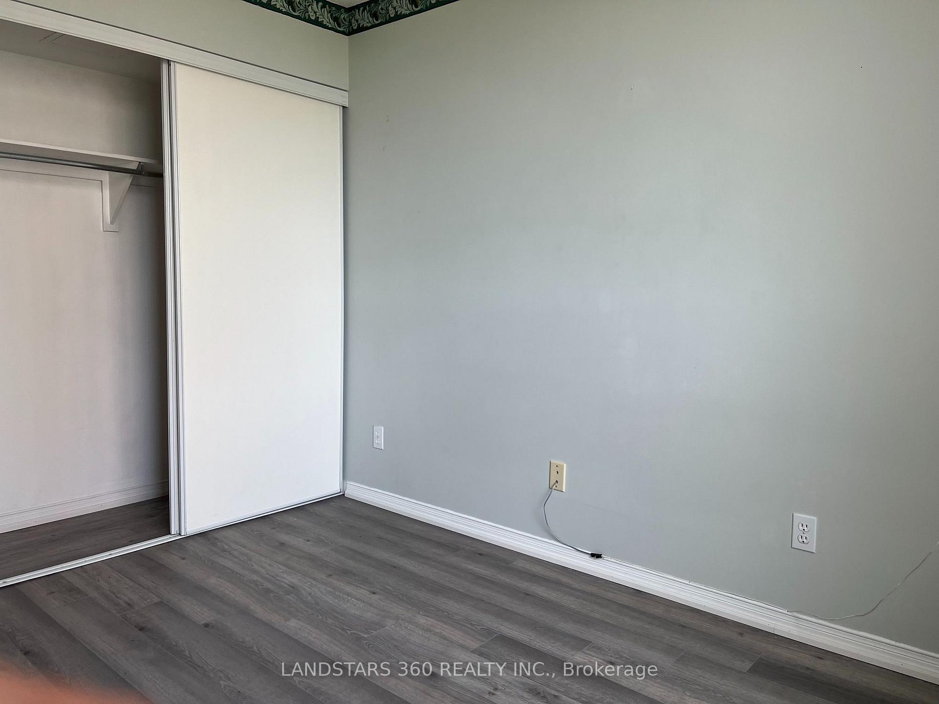 Photo 6 of Unit 902, 18 Hillcrest Avenue, North York, Willowdale East — HOMEH