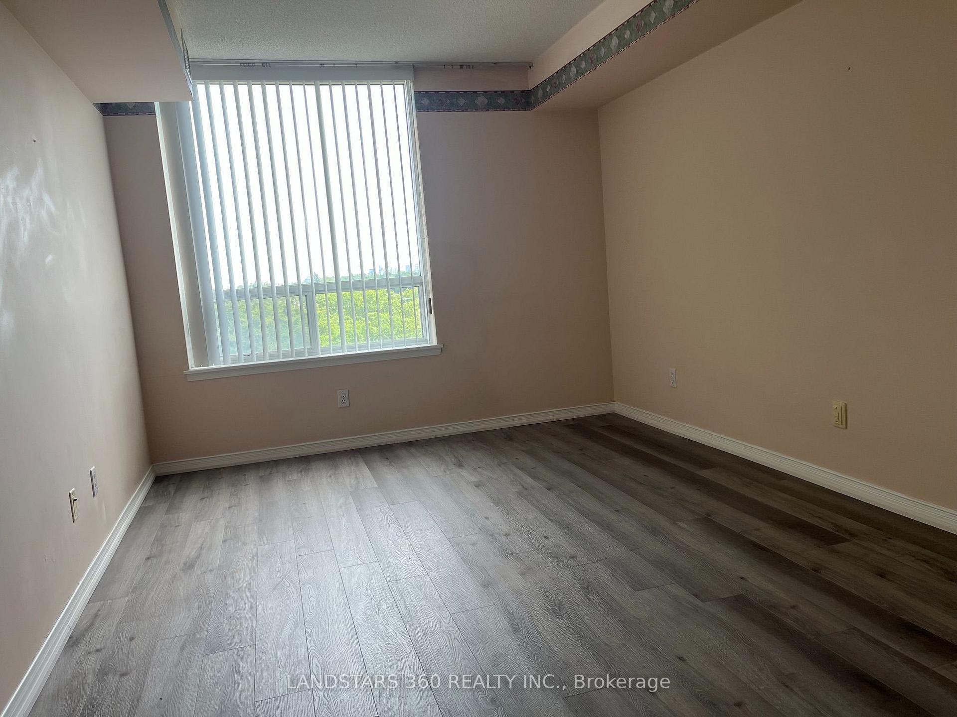 Photo 7 of Unit 902, 18 Hillcrest Avenue, North York, Willowdale East — HOMEH