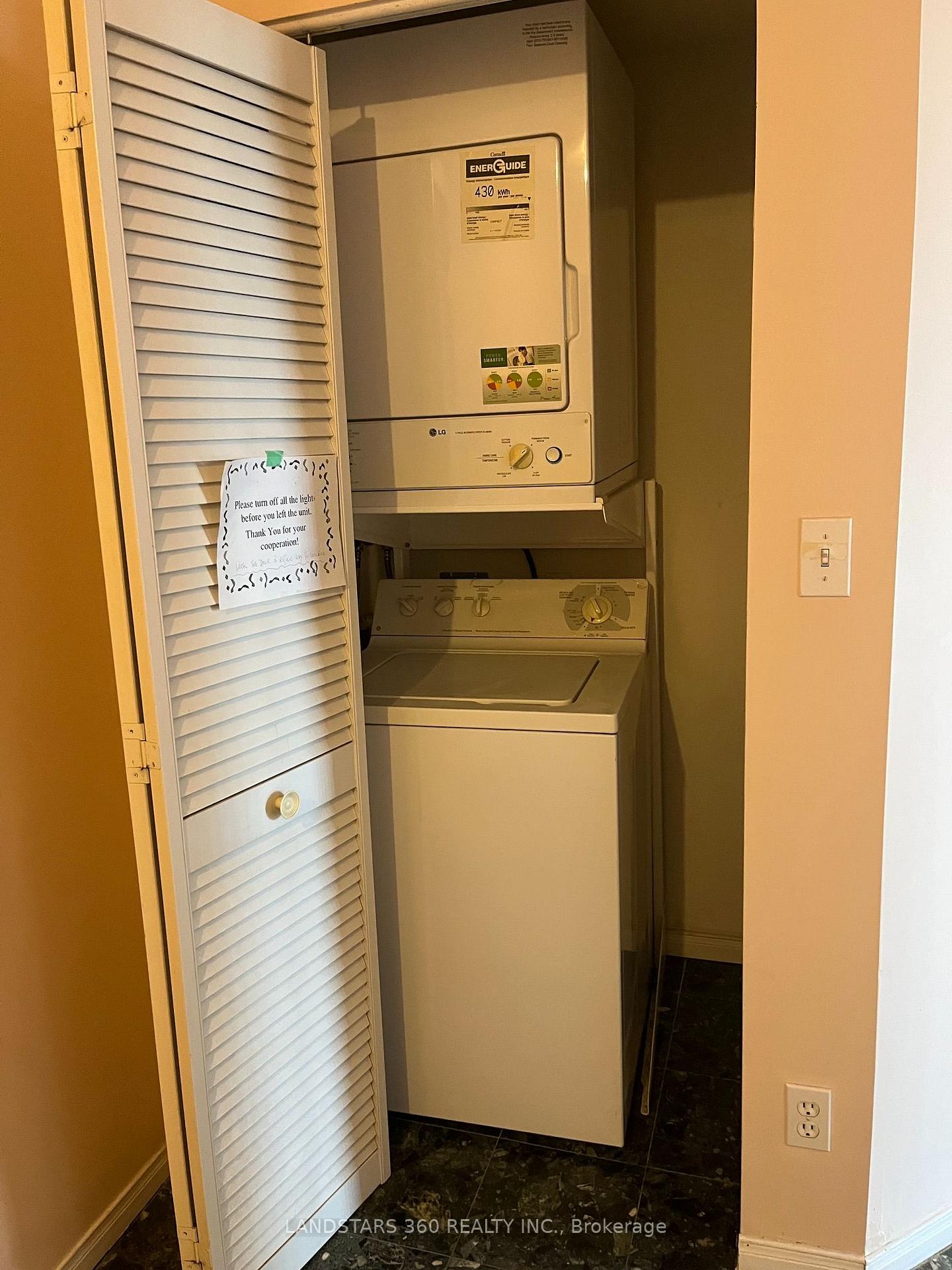 Photo 12 of Unit 902, 18 Hillcrest Avenue, North York, Willowdale East — HOMEH