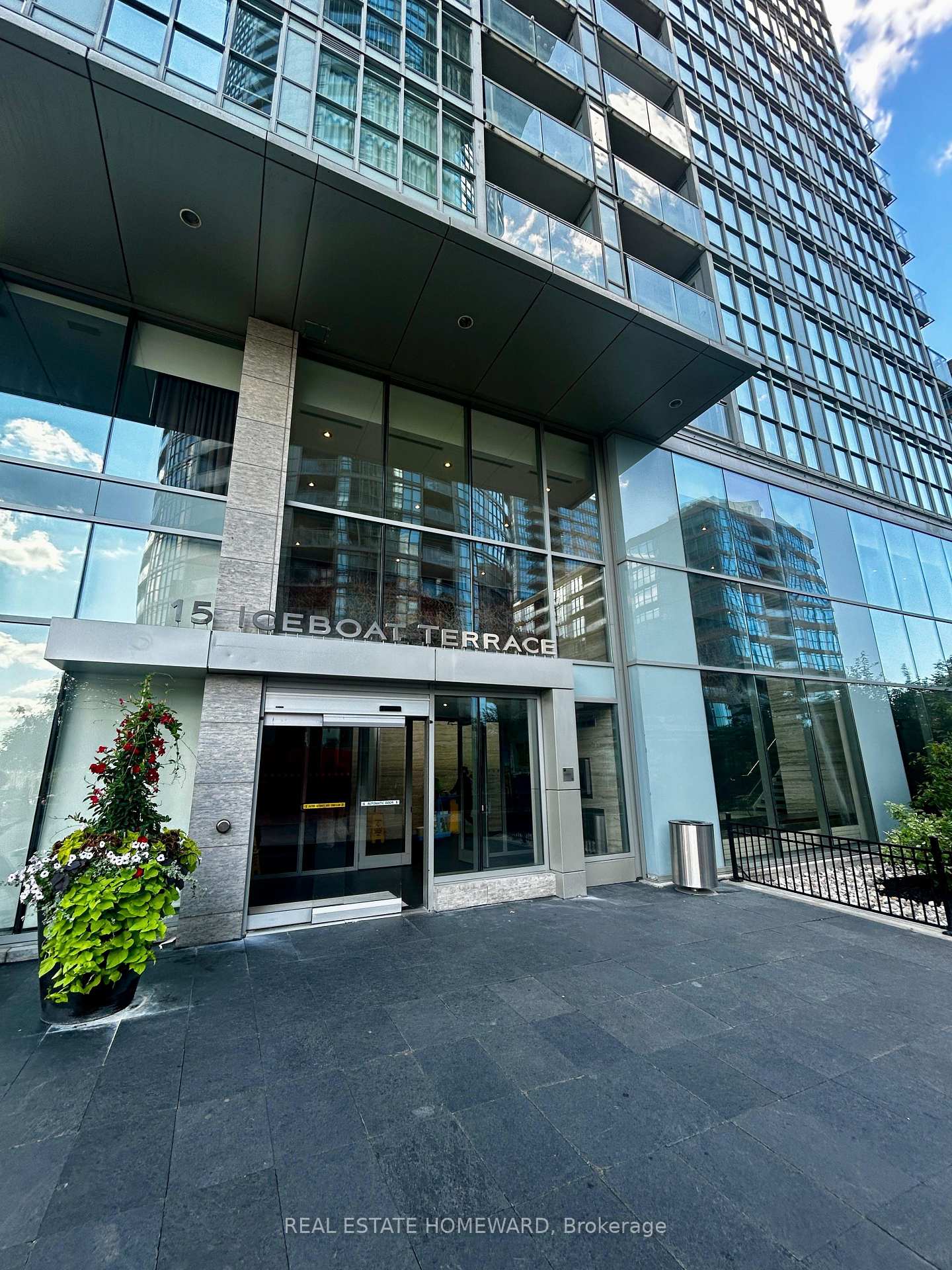Photo 1 of Unit 331, 15 Iceboat Terrace, Toronto, Waterfront Communities — HOMEH